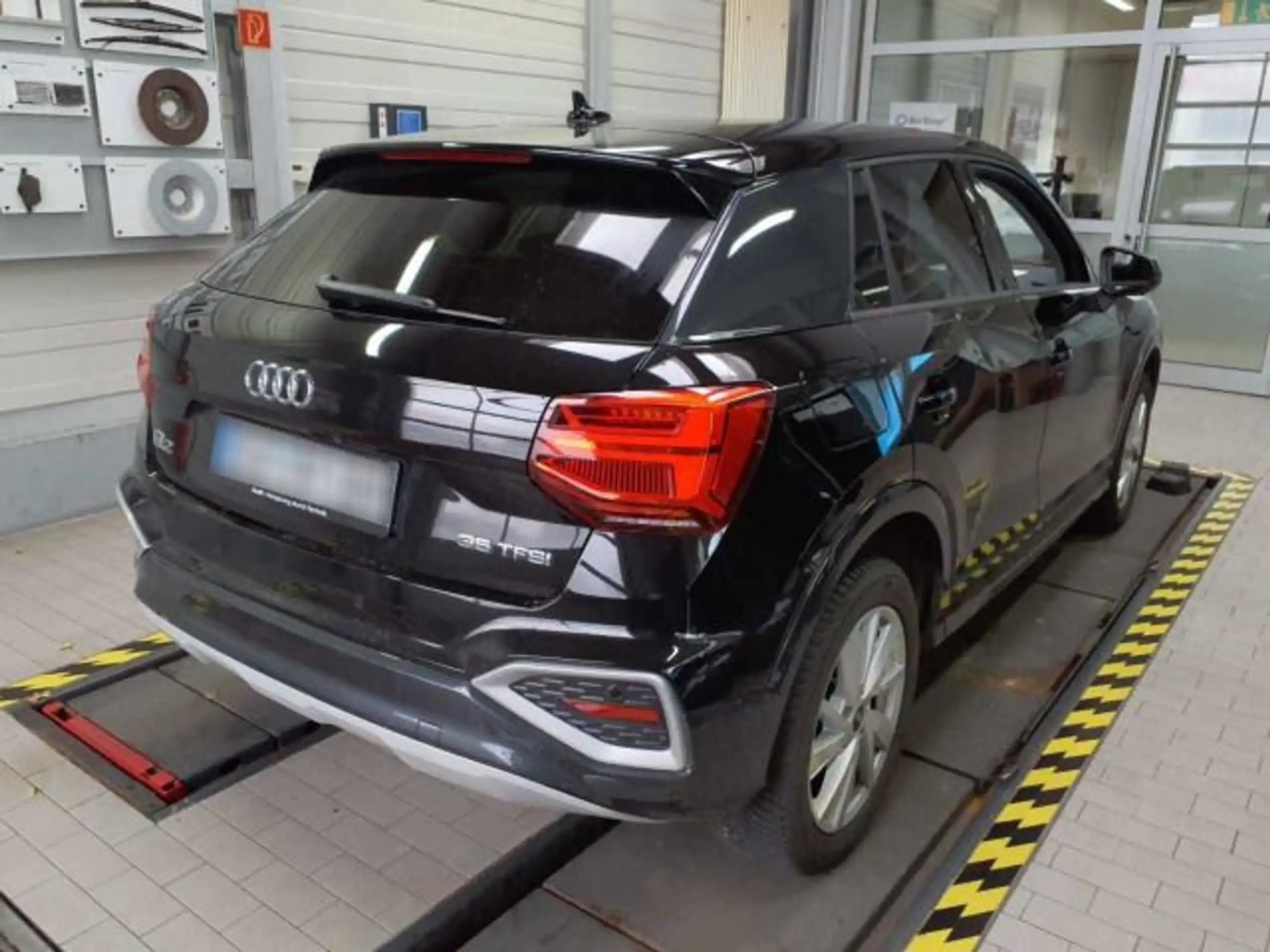 Audi - Q2