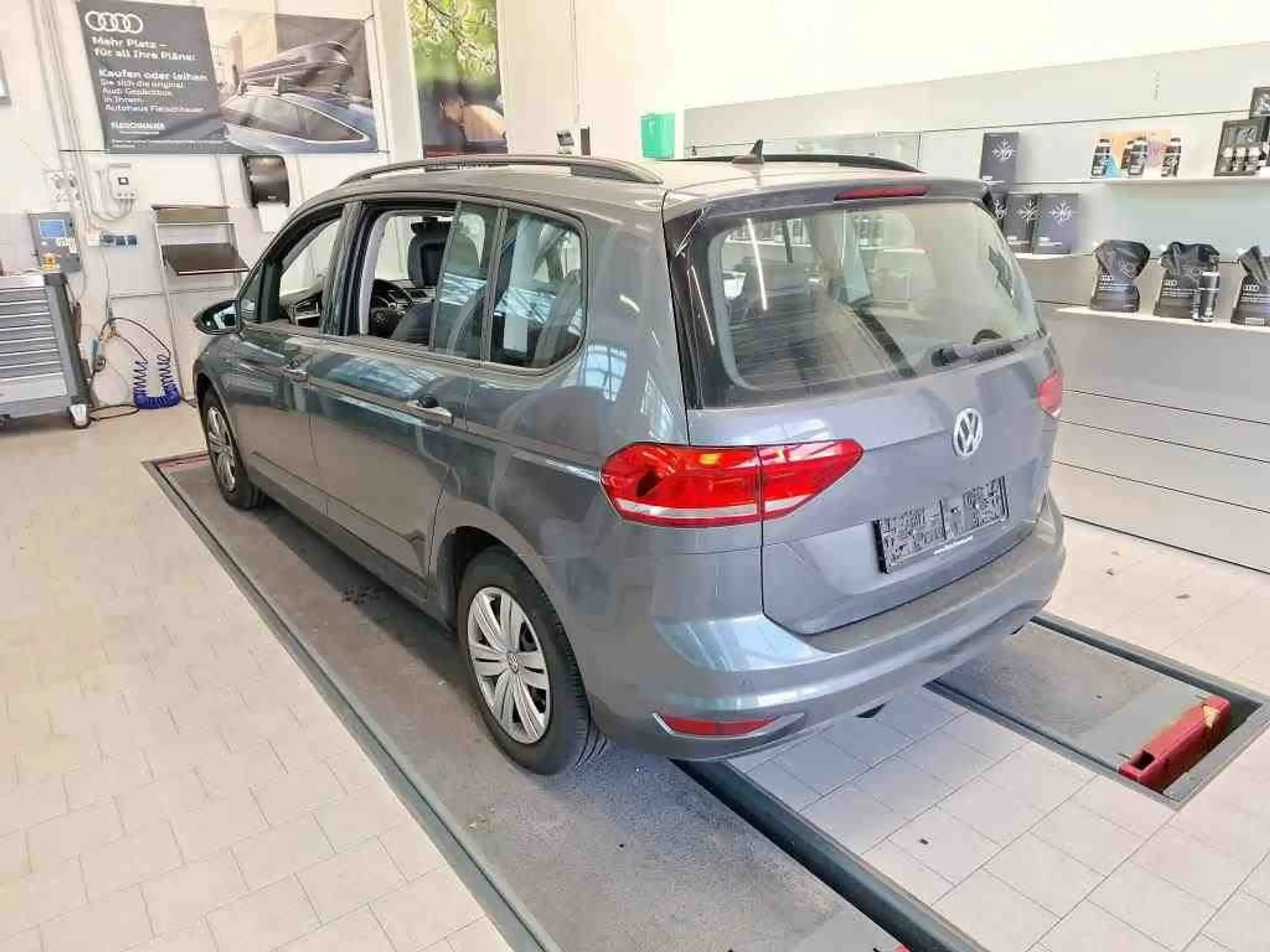 Volkswagen - Touran