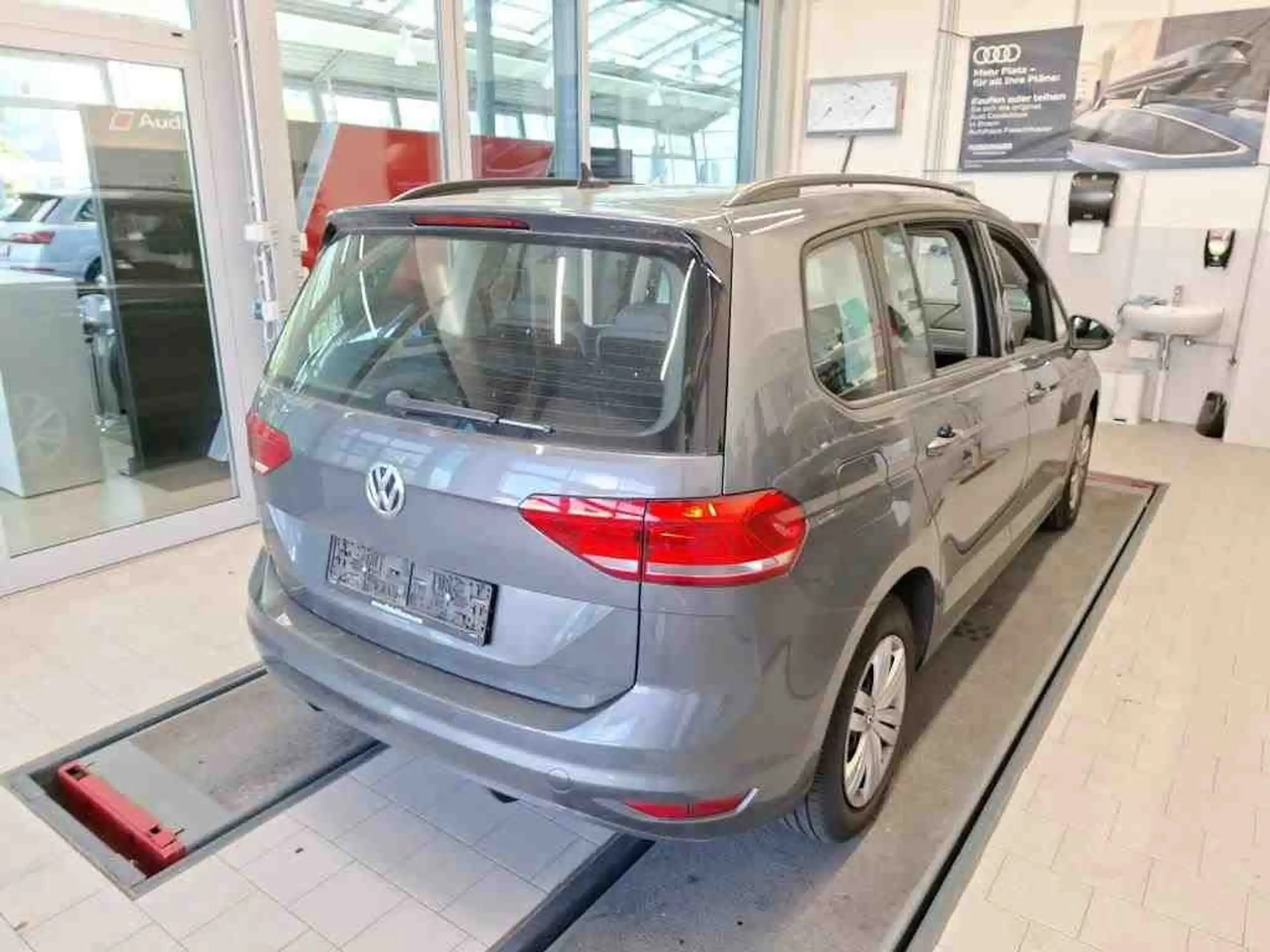 Volkswagen - Touran