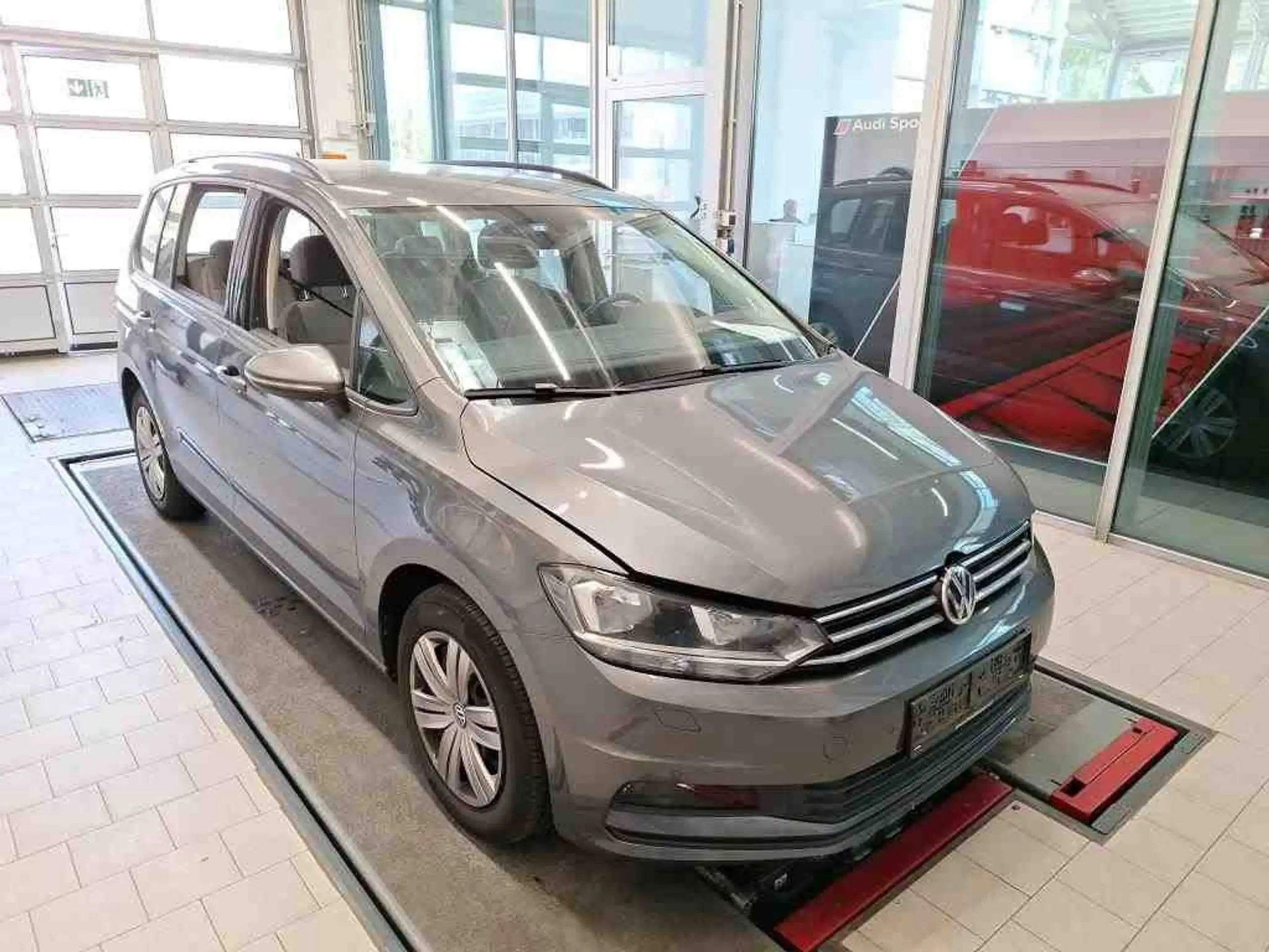 Volkswagen - Touran