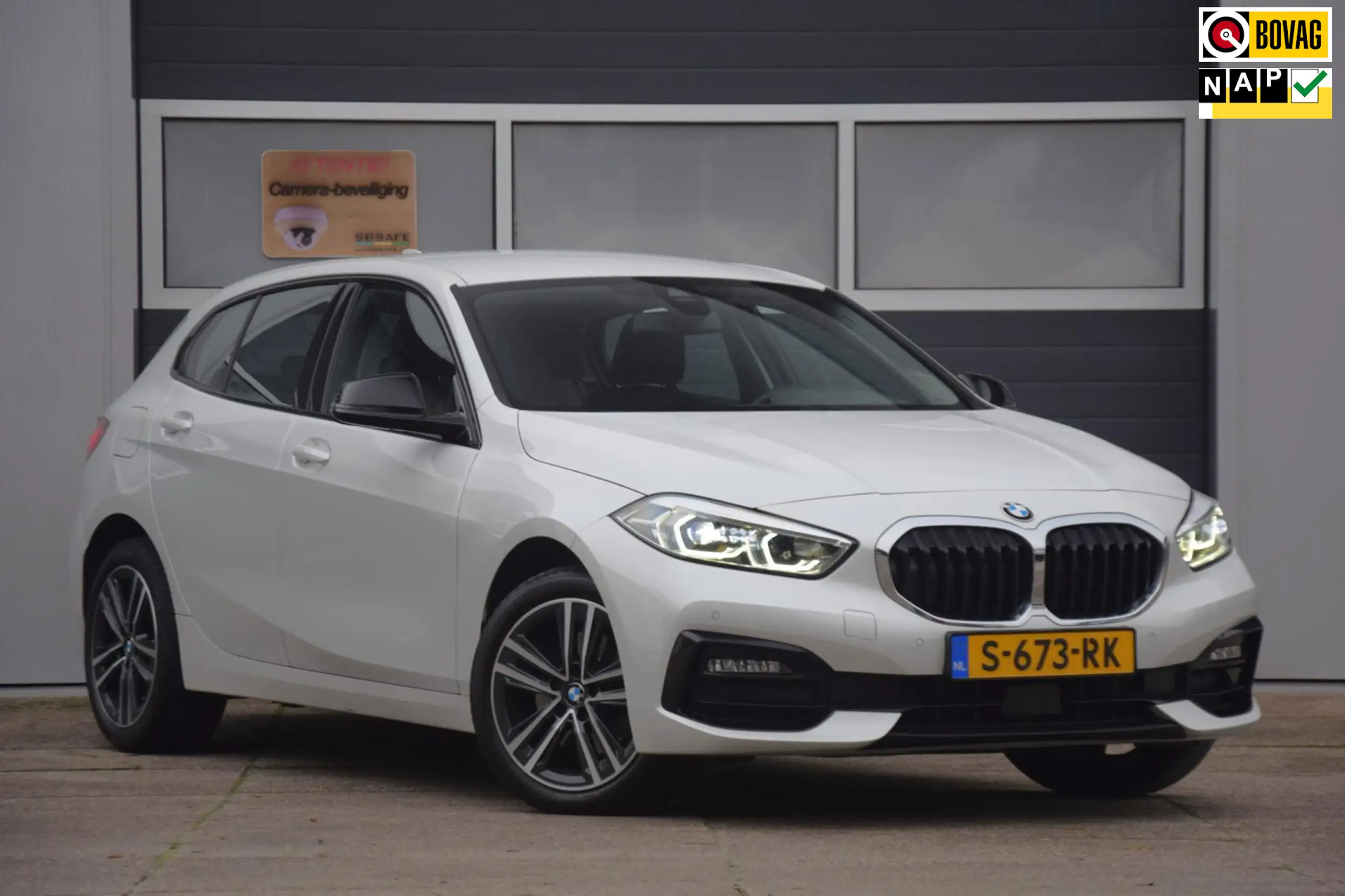 BMW 118 2023