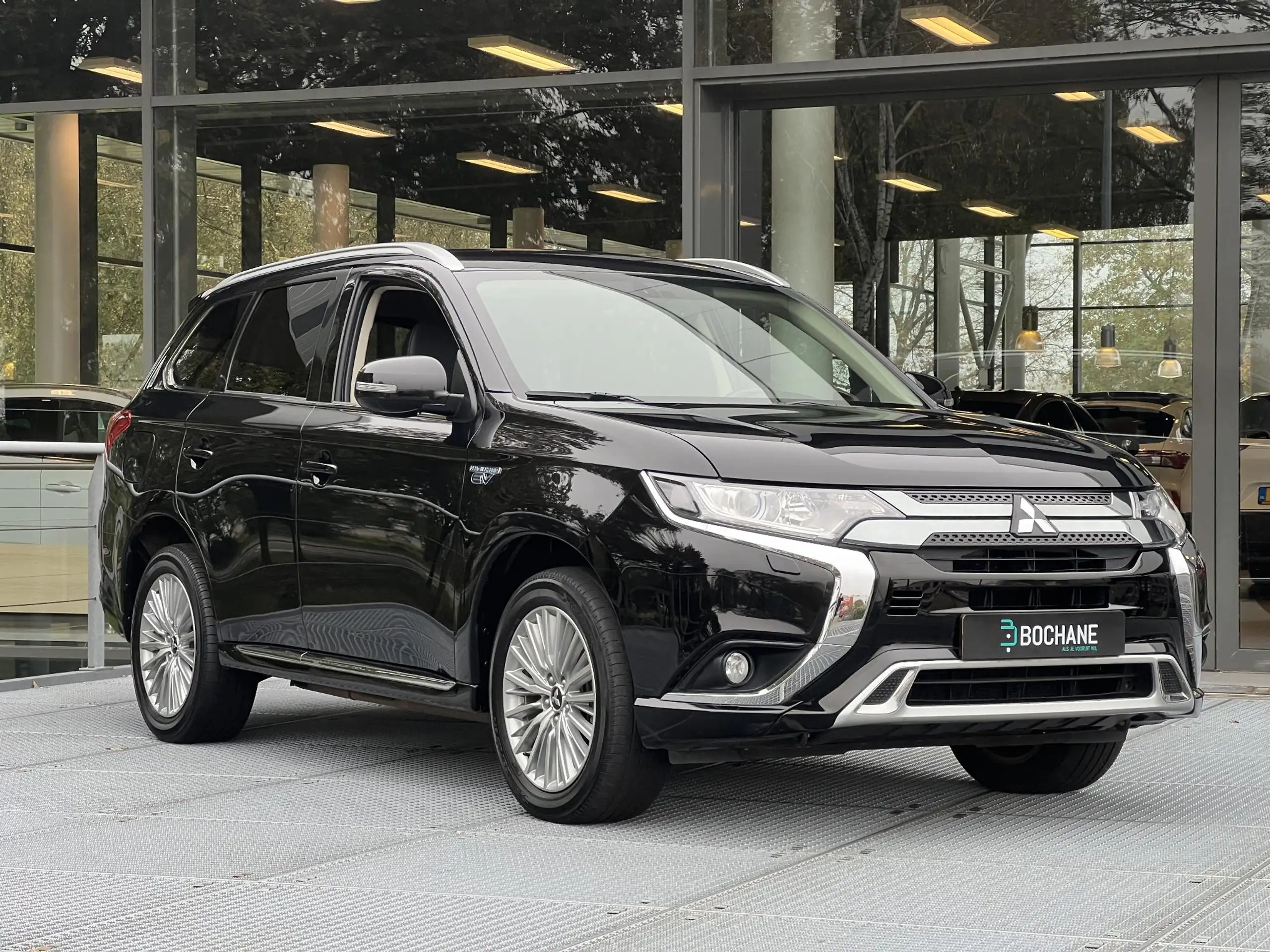 Mitsubishi - Outlander