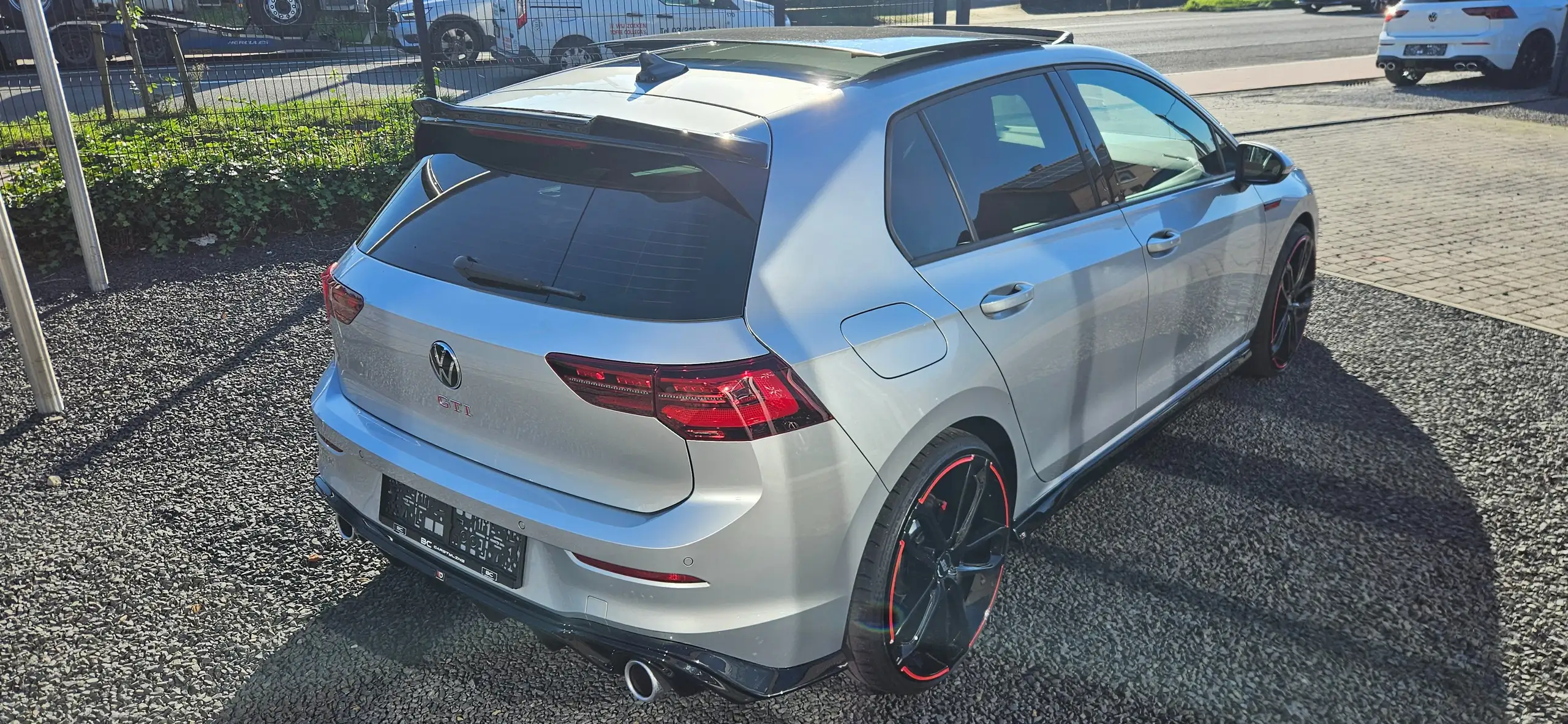 Volkswagen - Golf GTI