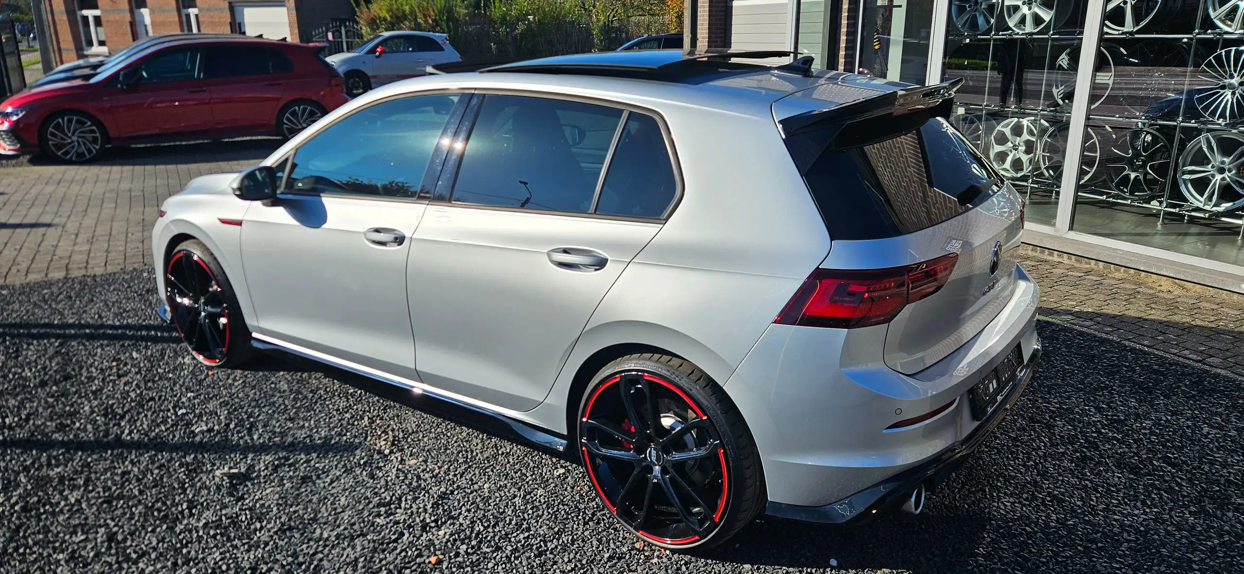 Volkswagen - Golf GTI