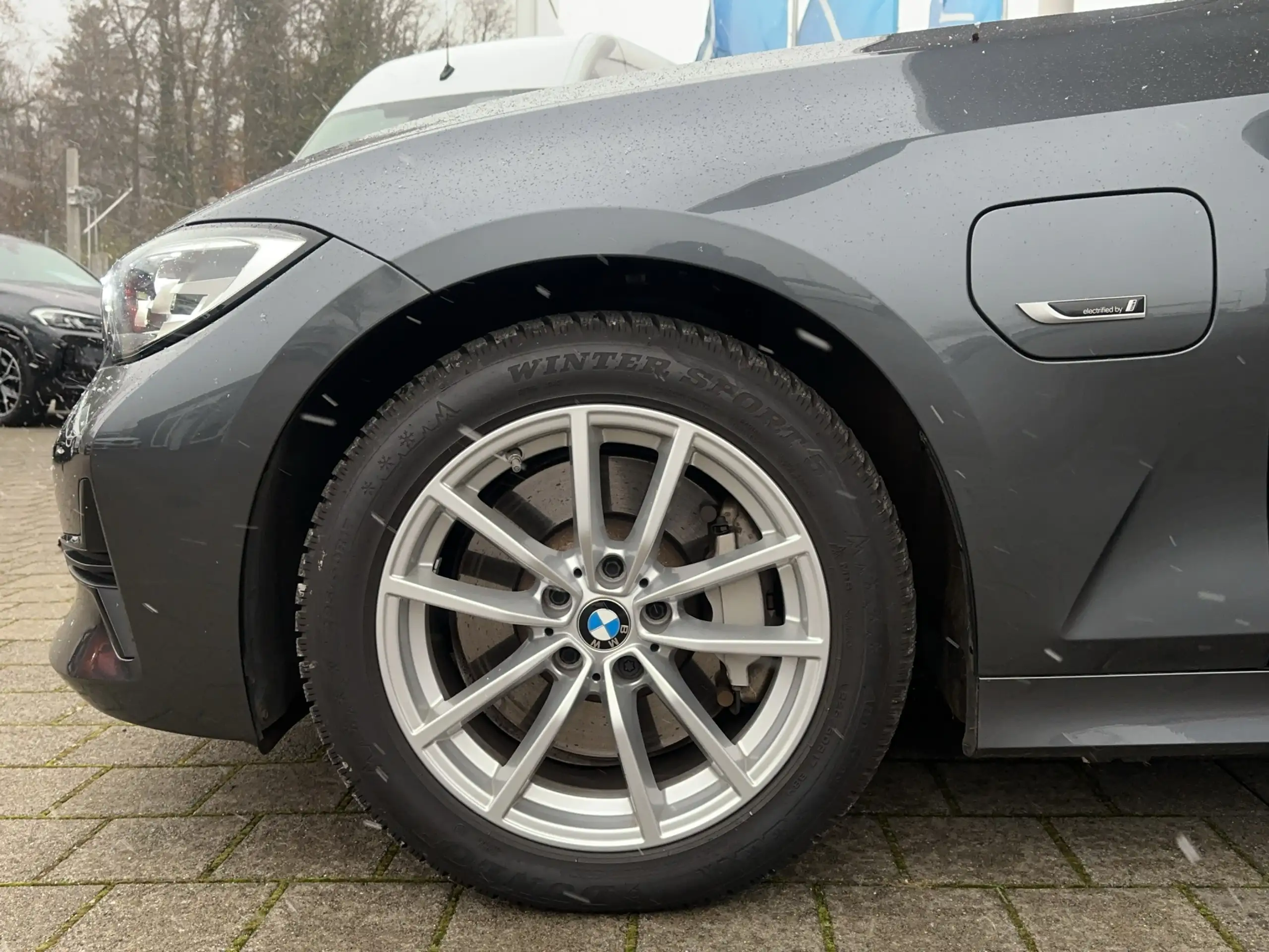 BMW - 330