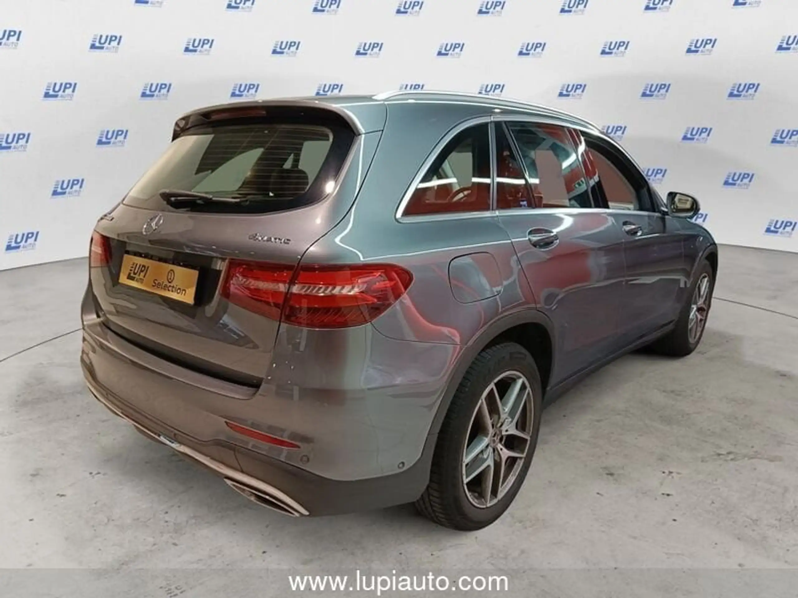 Mercedes-Benz - GLC 220