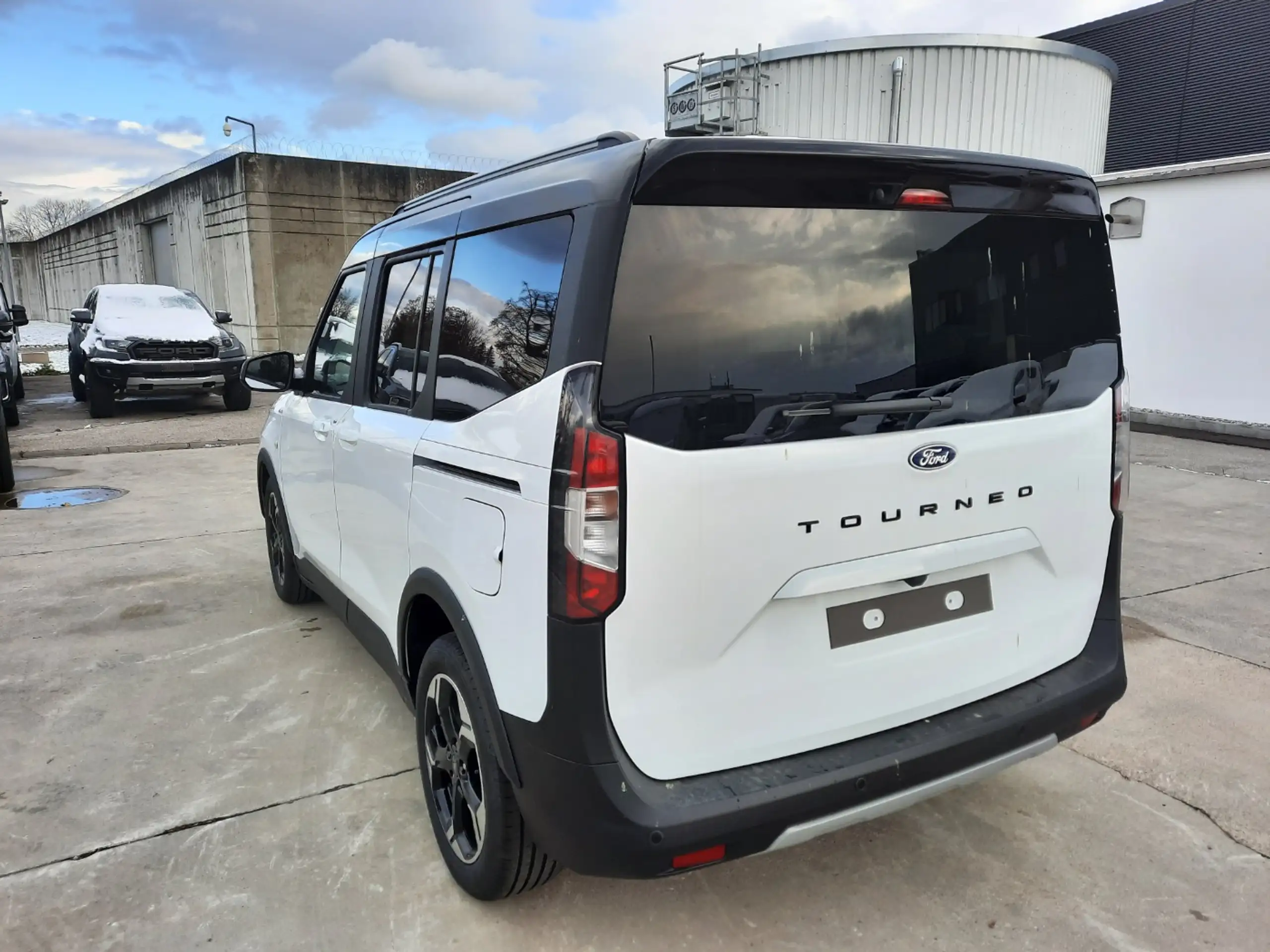 Ford - Tourneo Courier