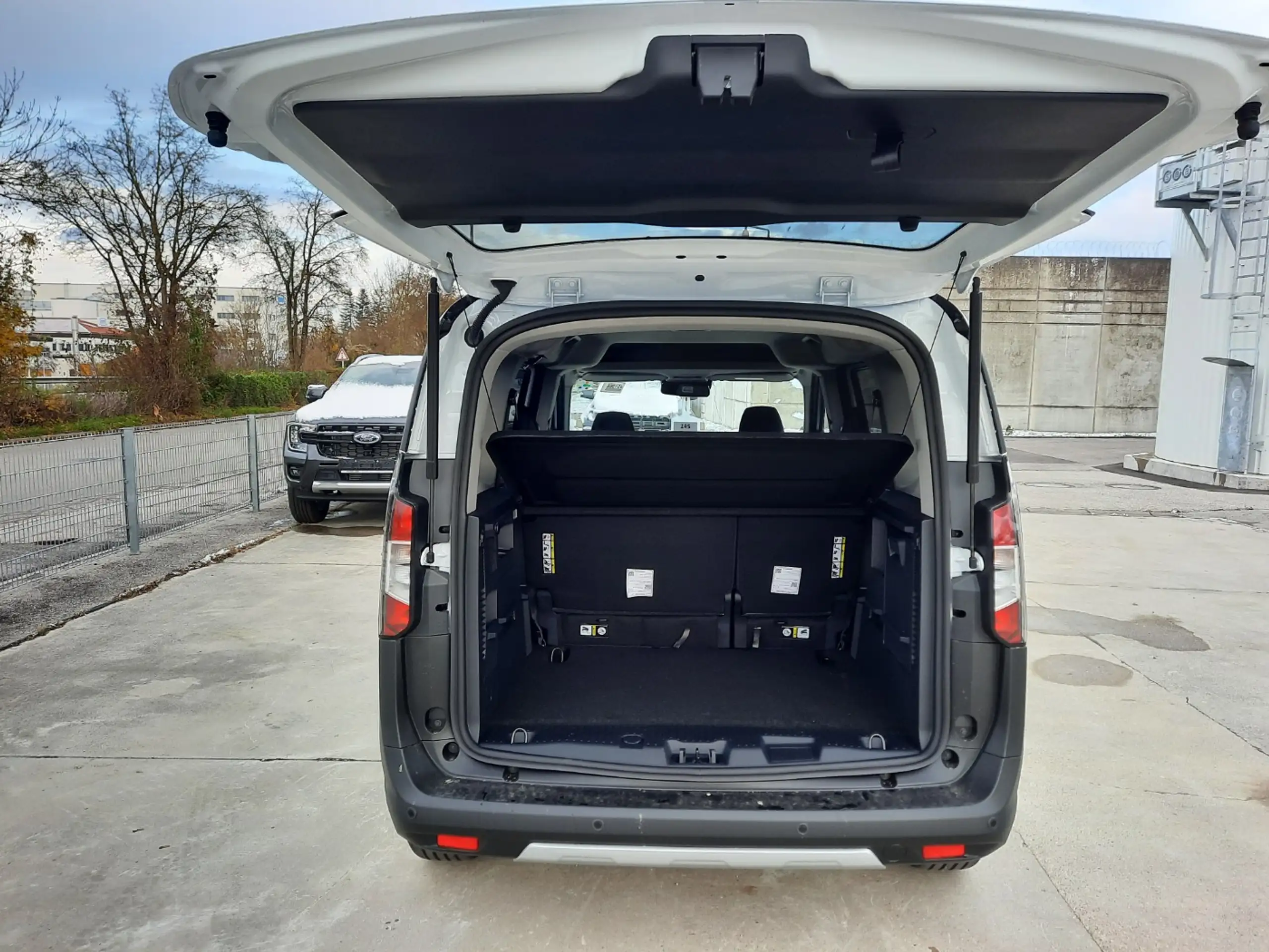 Ford - Tourneo Courier