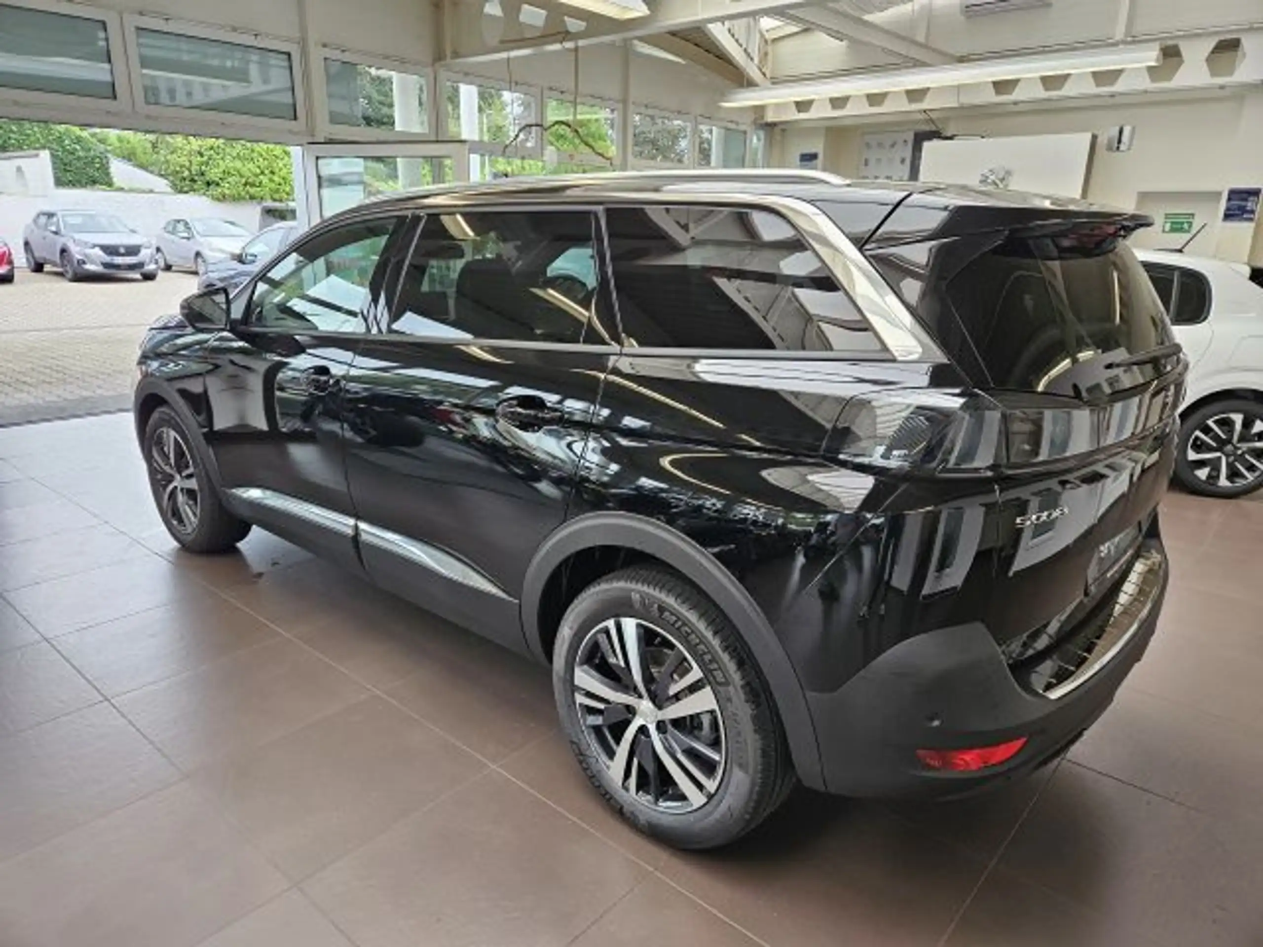 Peugeot - 5008