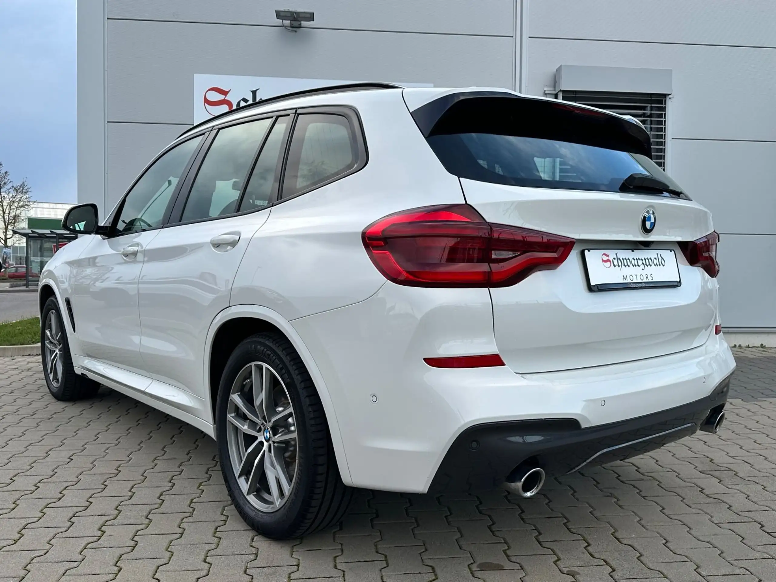 BMW - X3