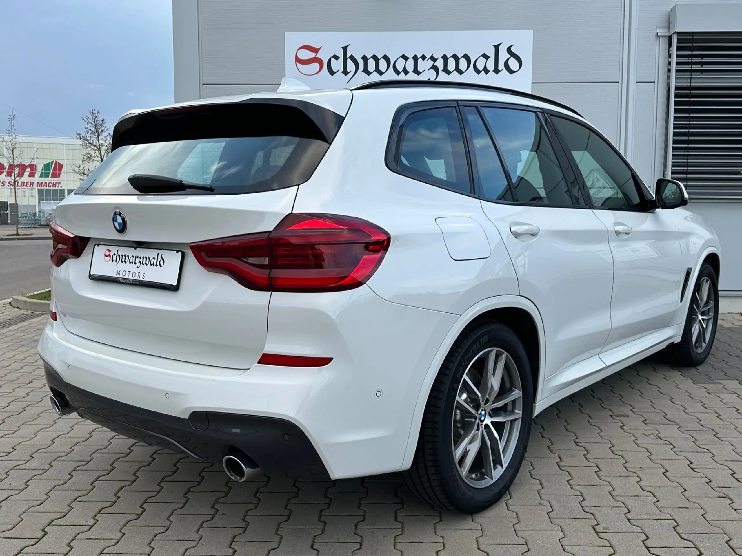 BMW - X3