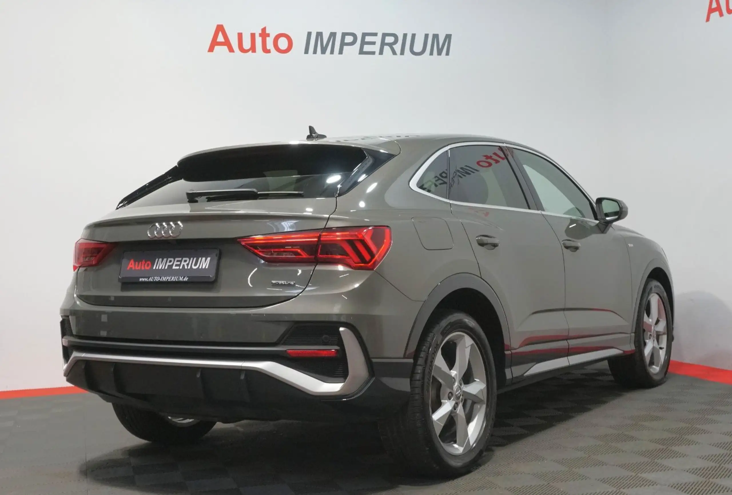 Audi - Q3