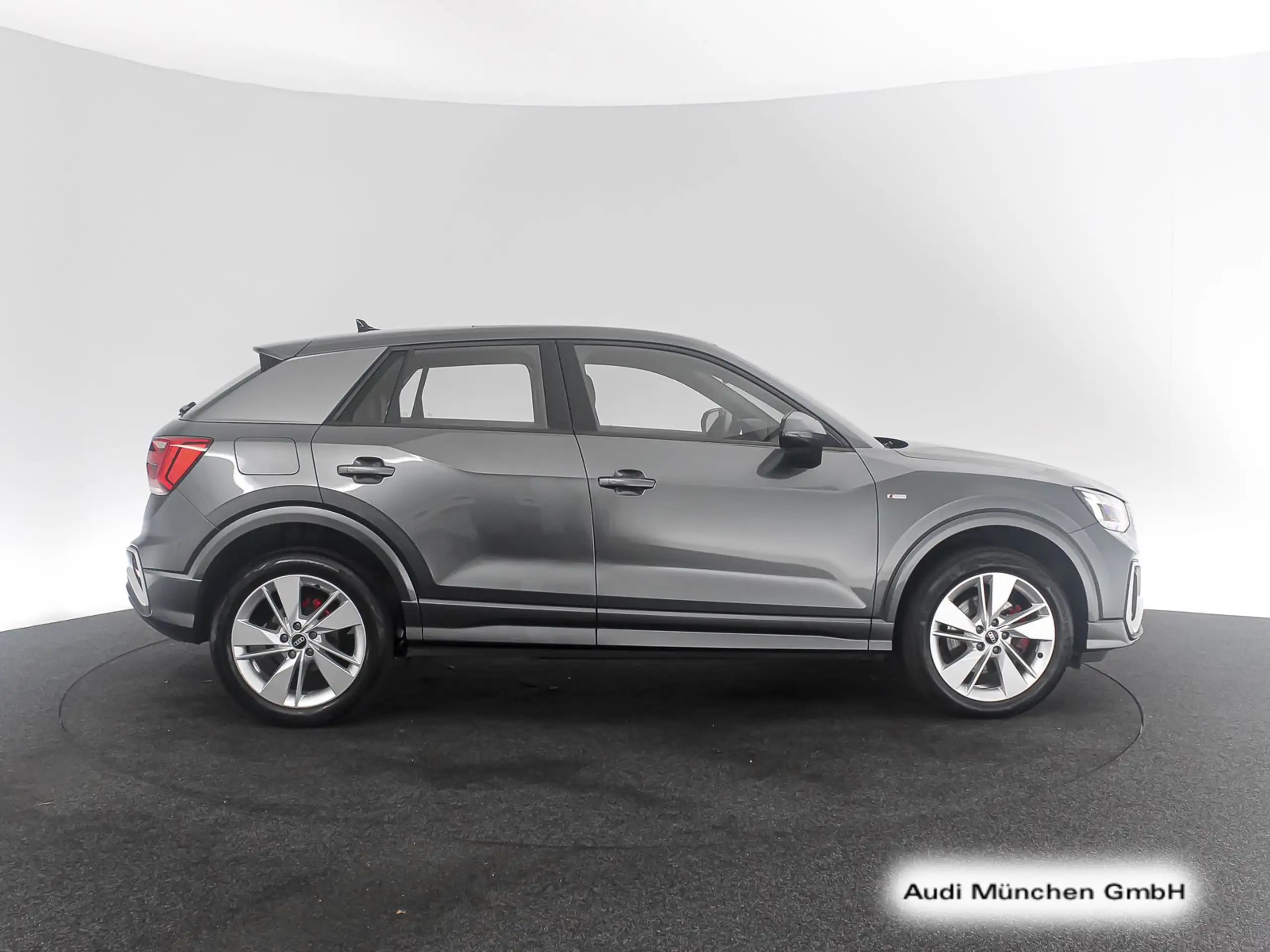 Audi - Q2