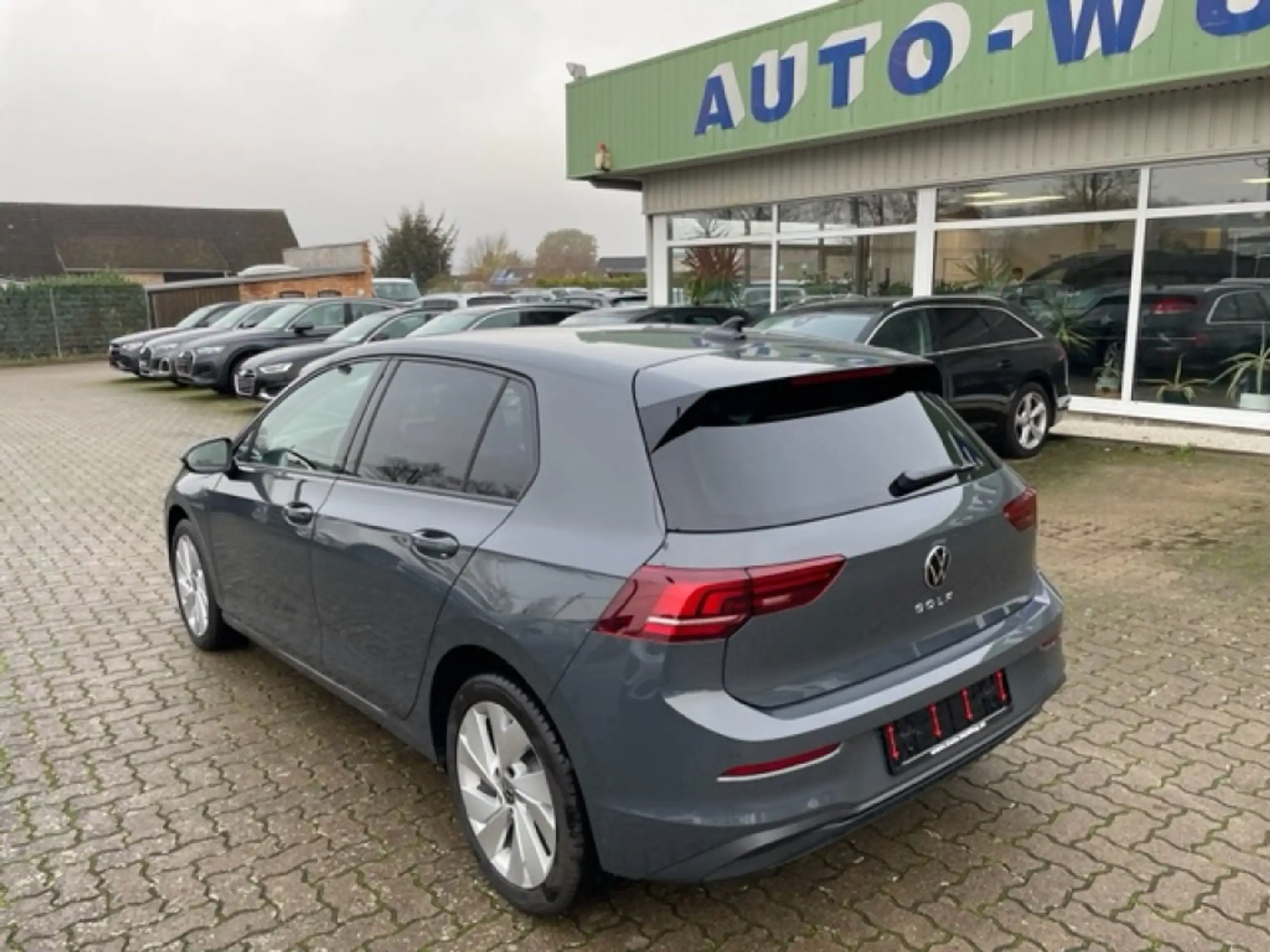 Volkswagen - Golf