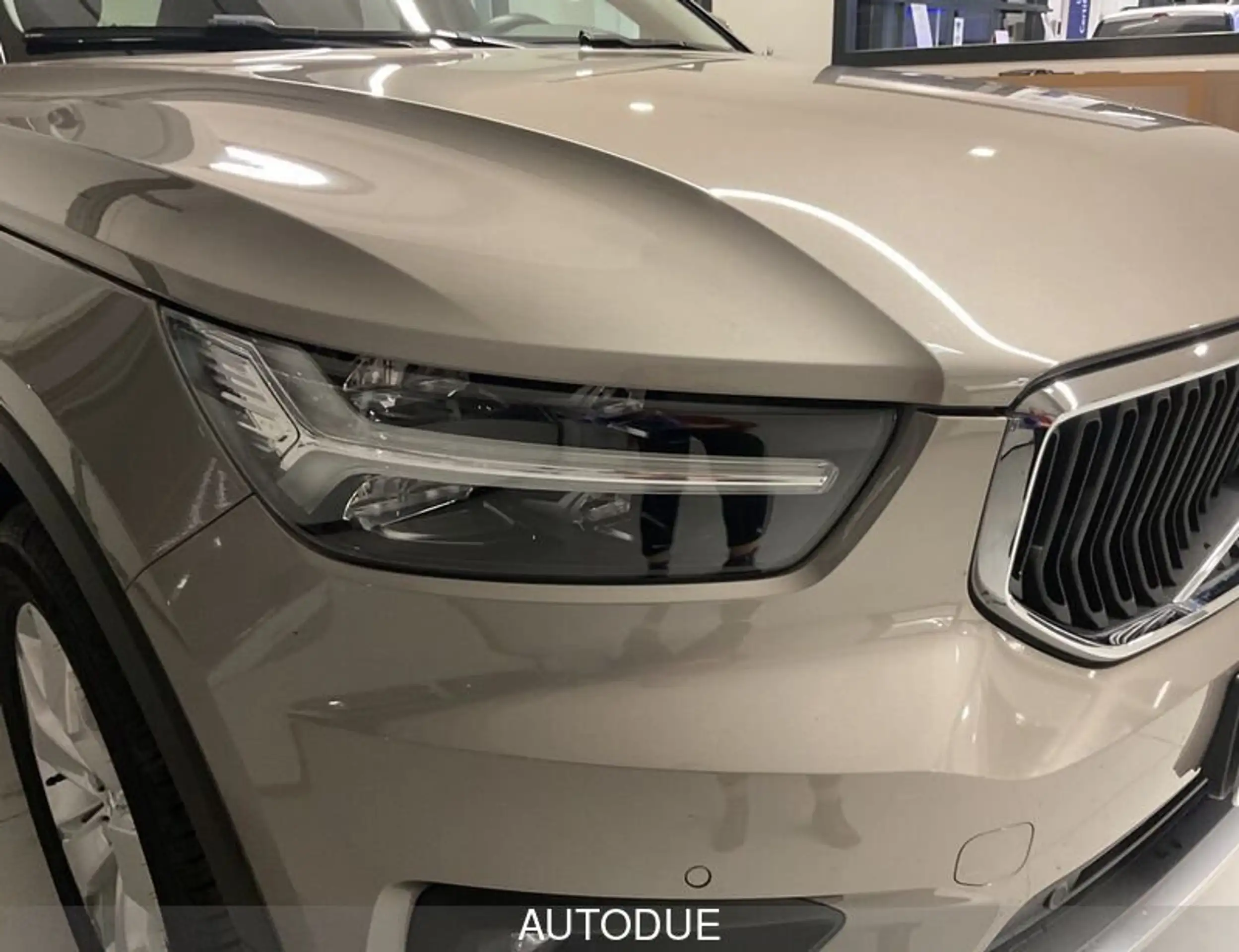 Volvo - XC40