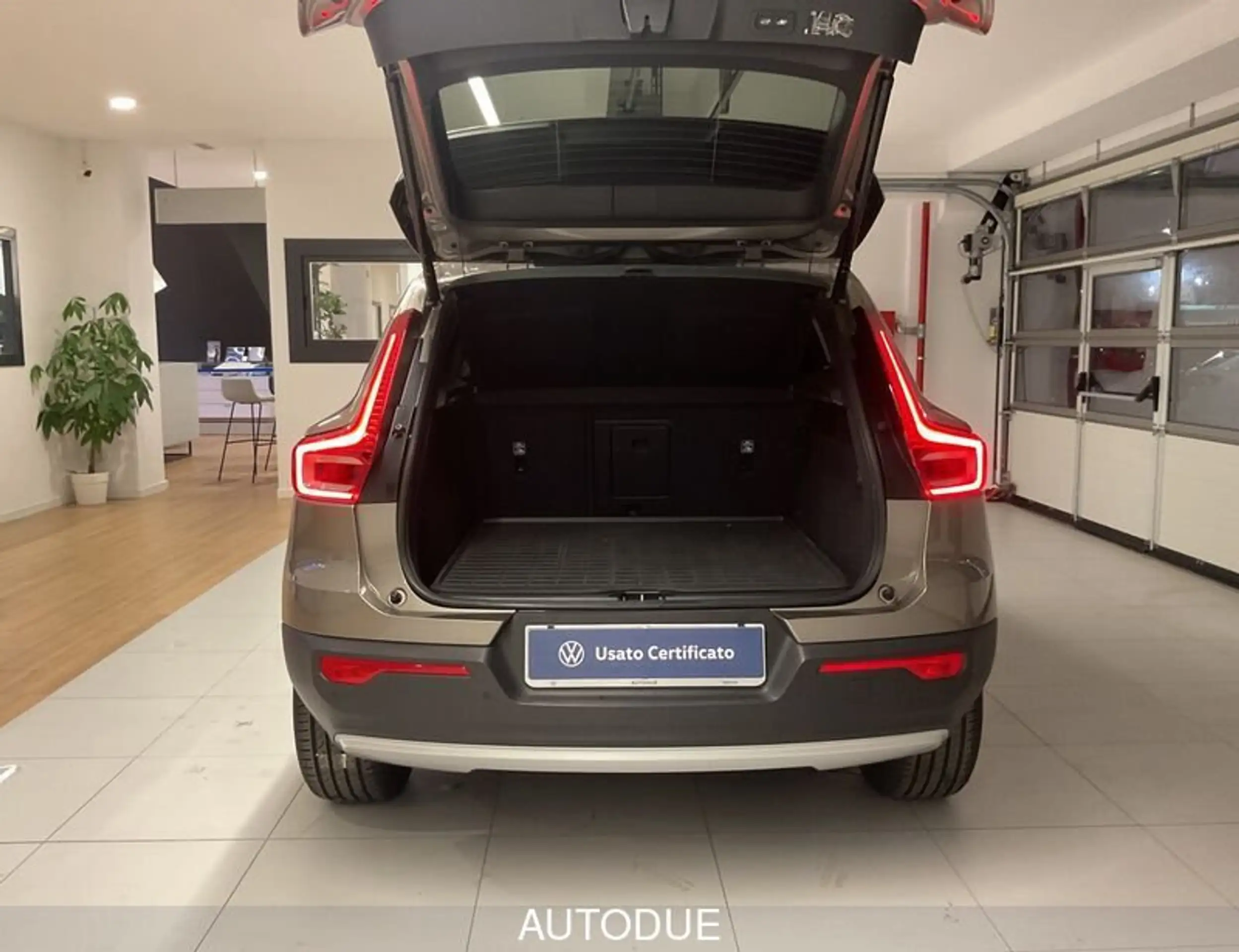 Volvo - XC40