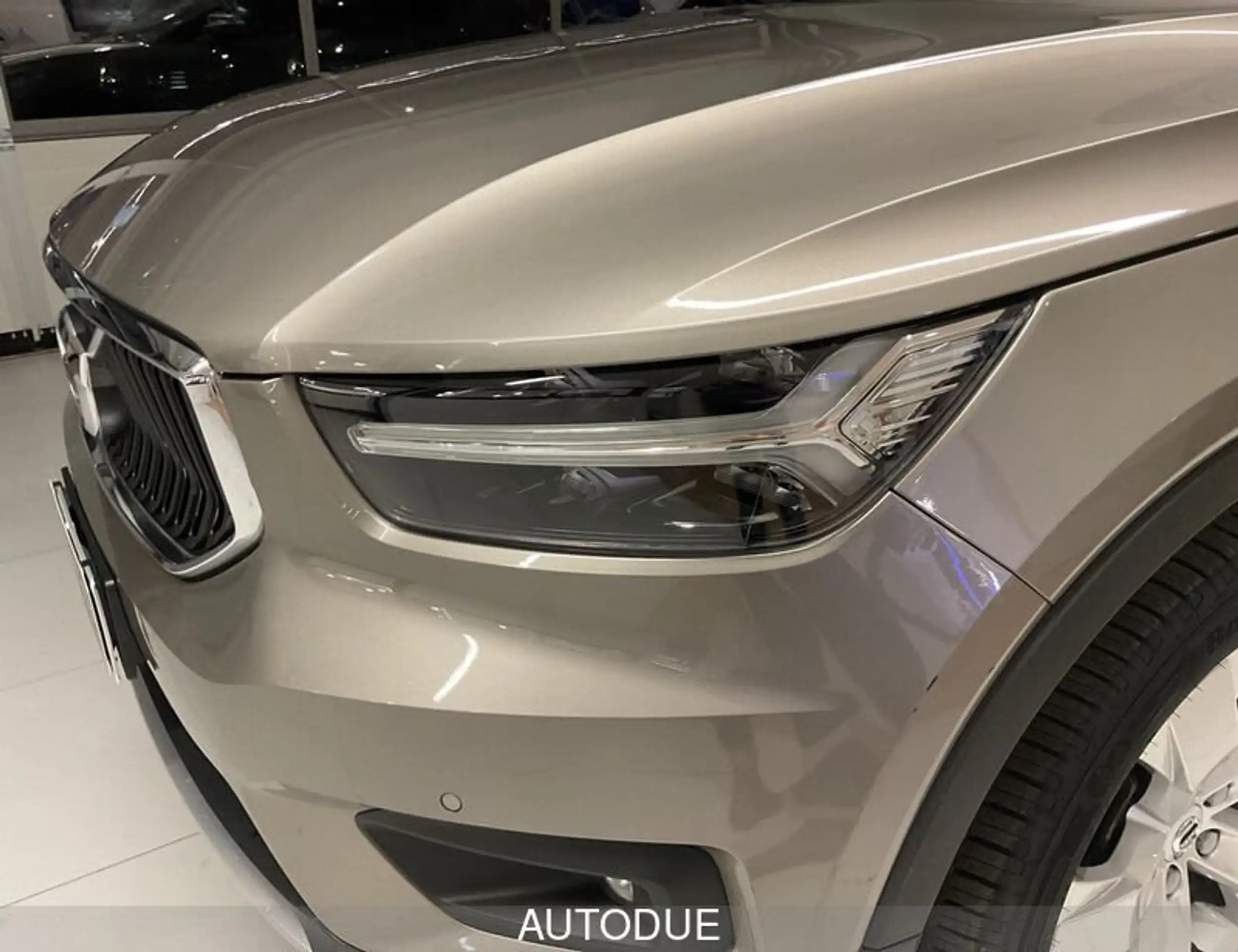 Volvo - XC40