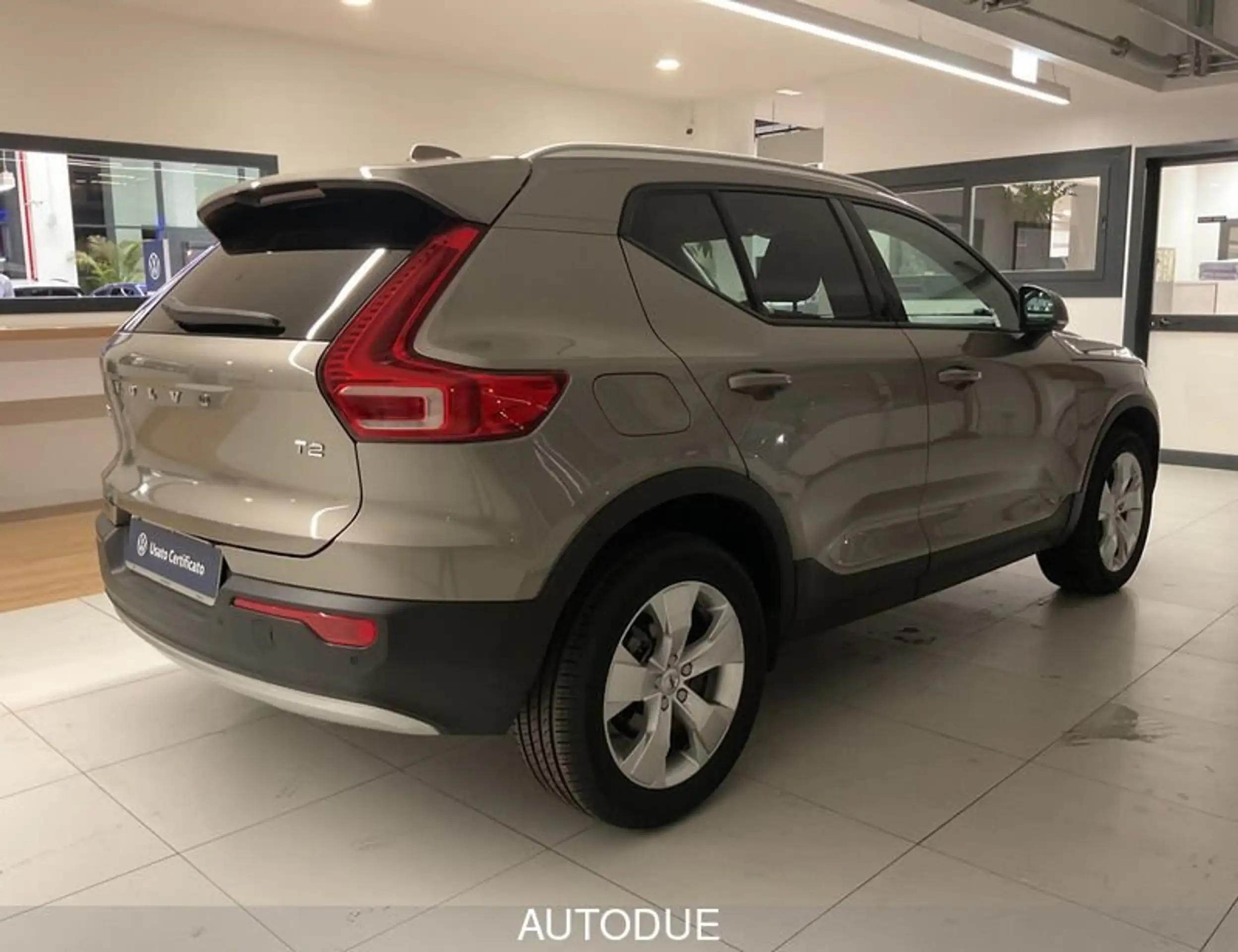 Volvo - XC40