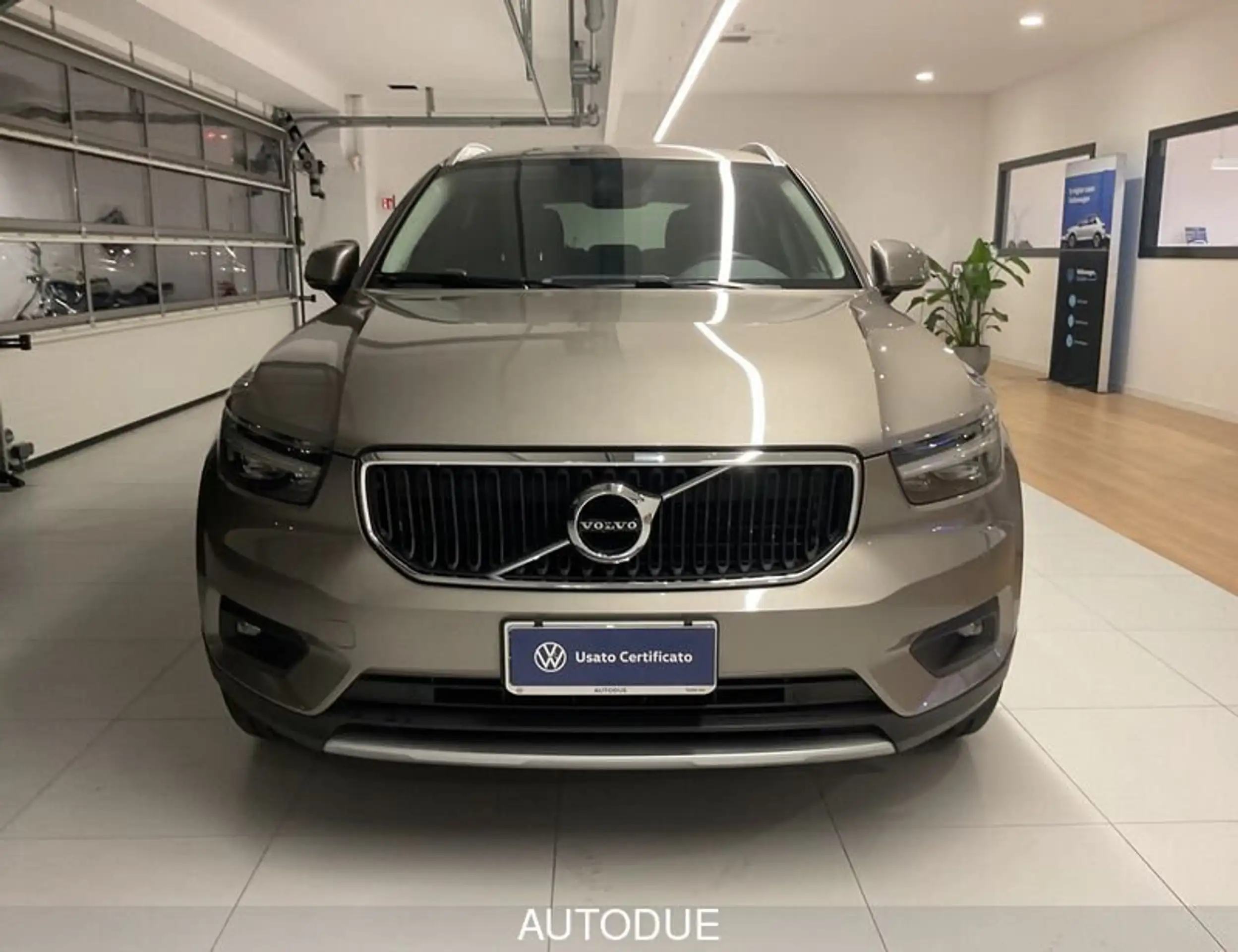 Volvo - XC40