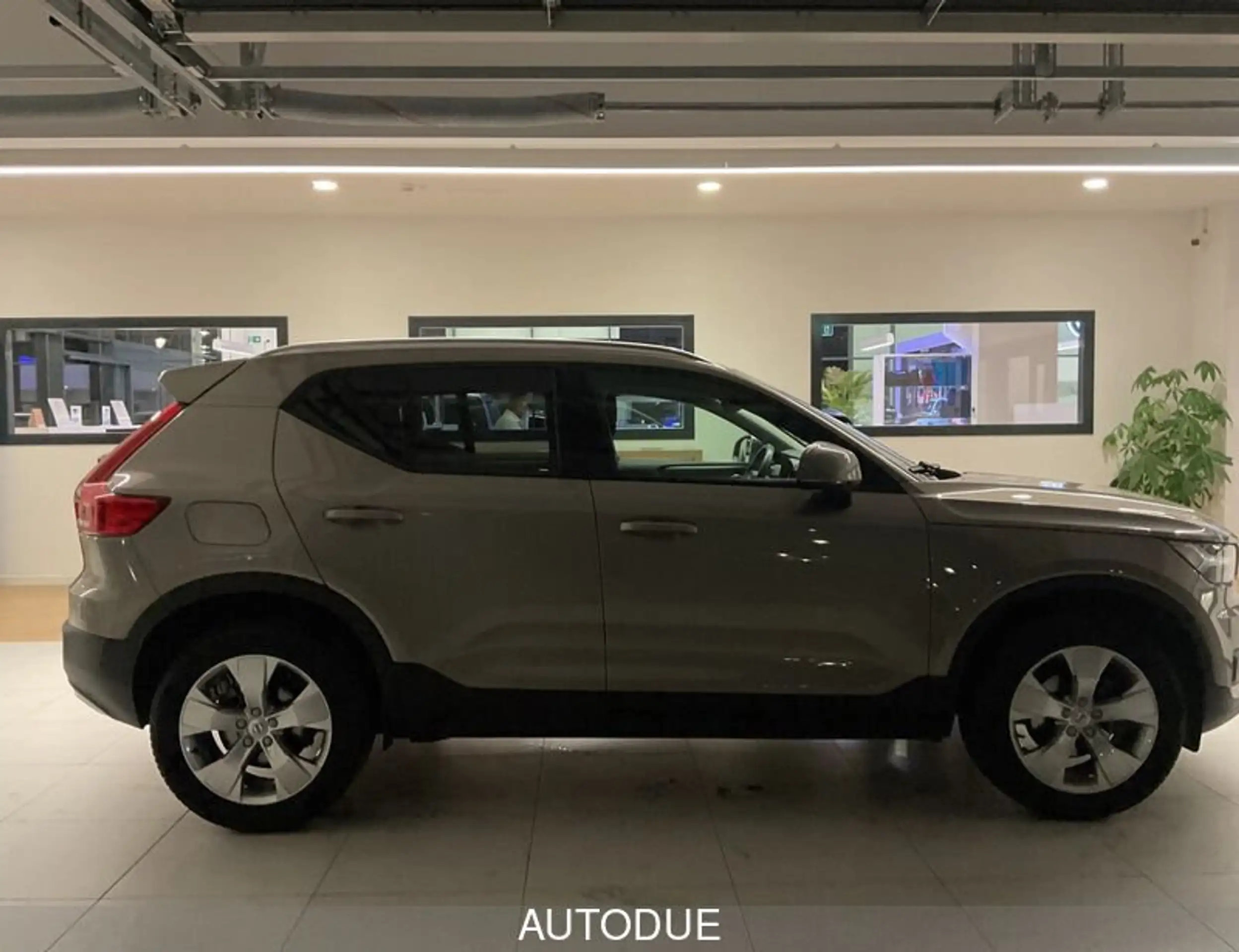 Volvo - XC40