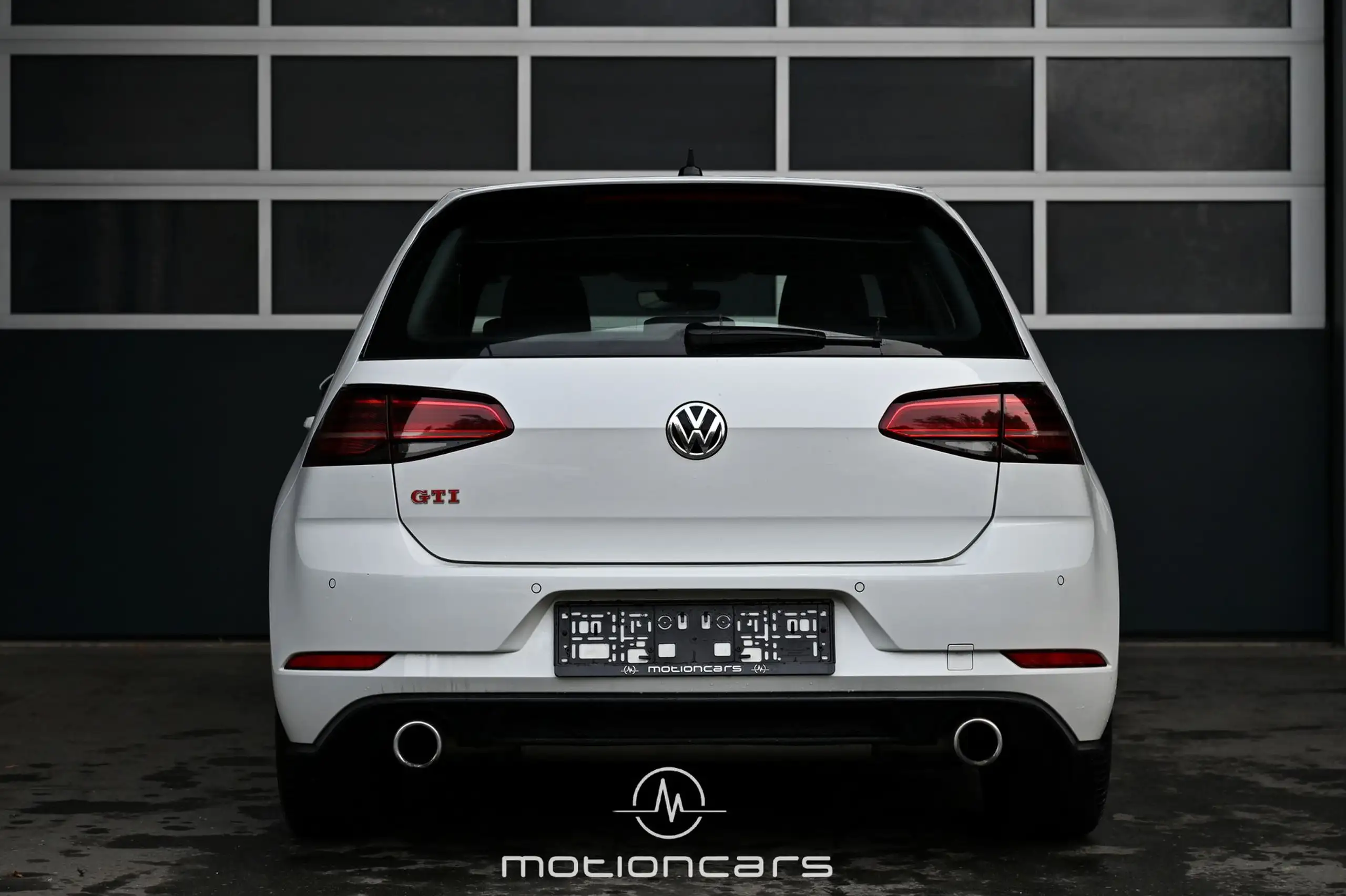 Volkswagen - Golf