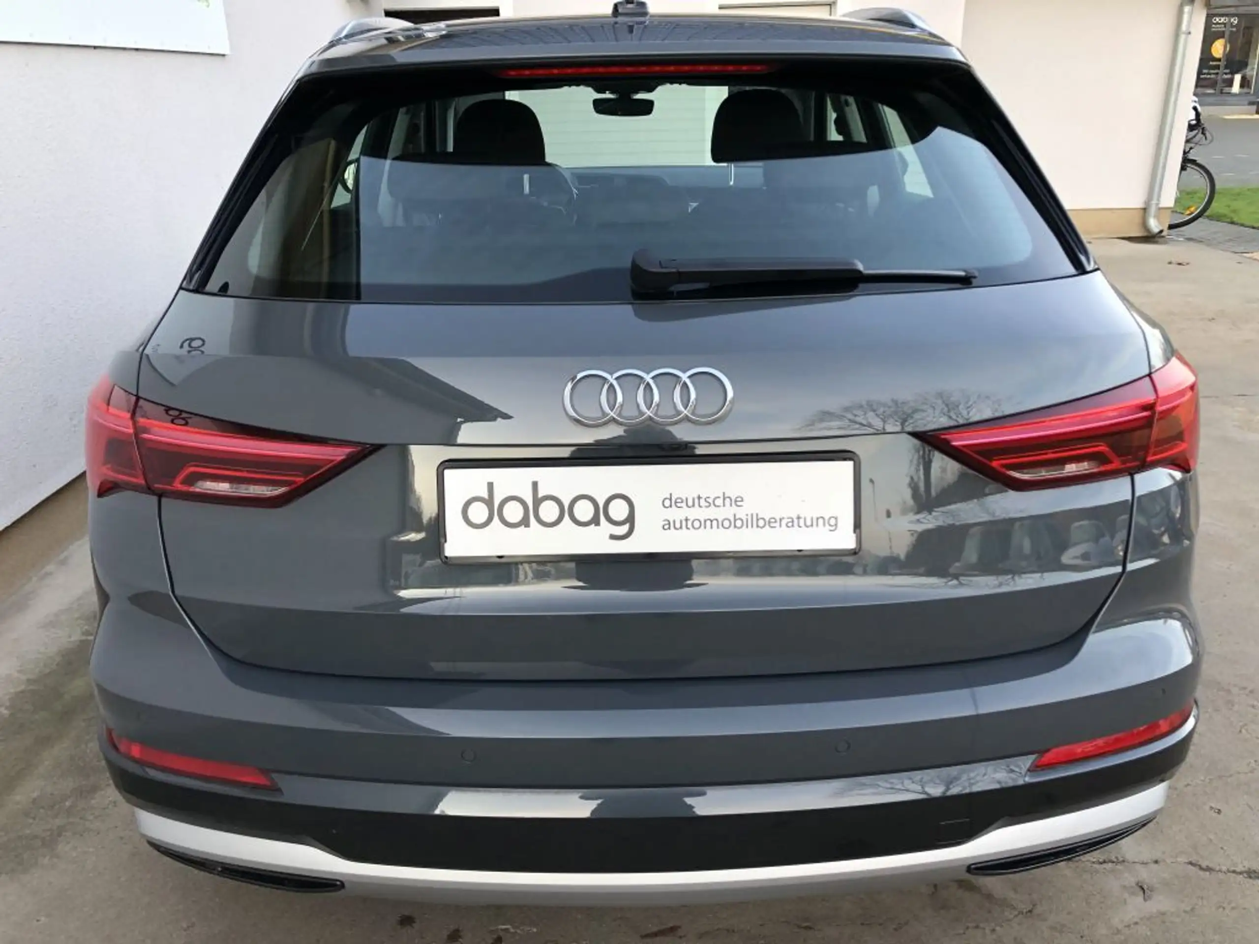 Audi - Q3