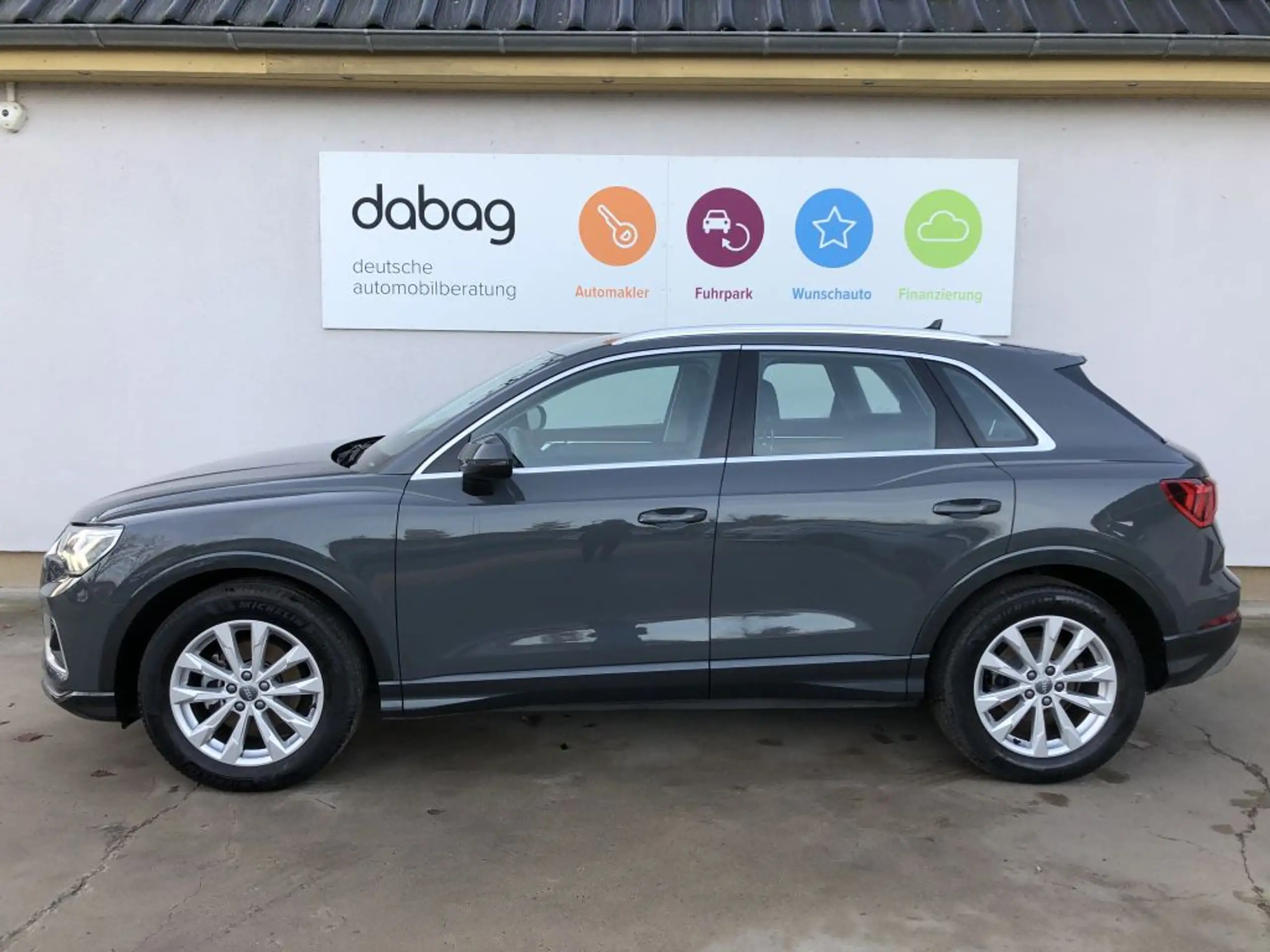 Audi - Q3