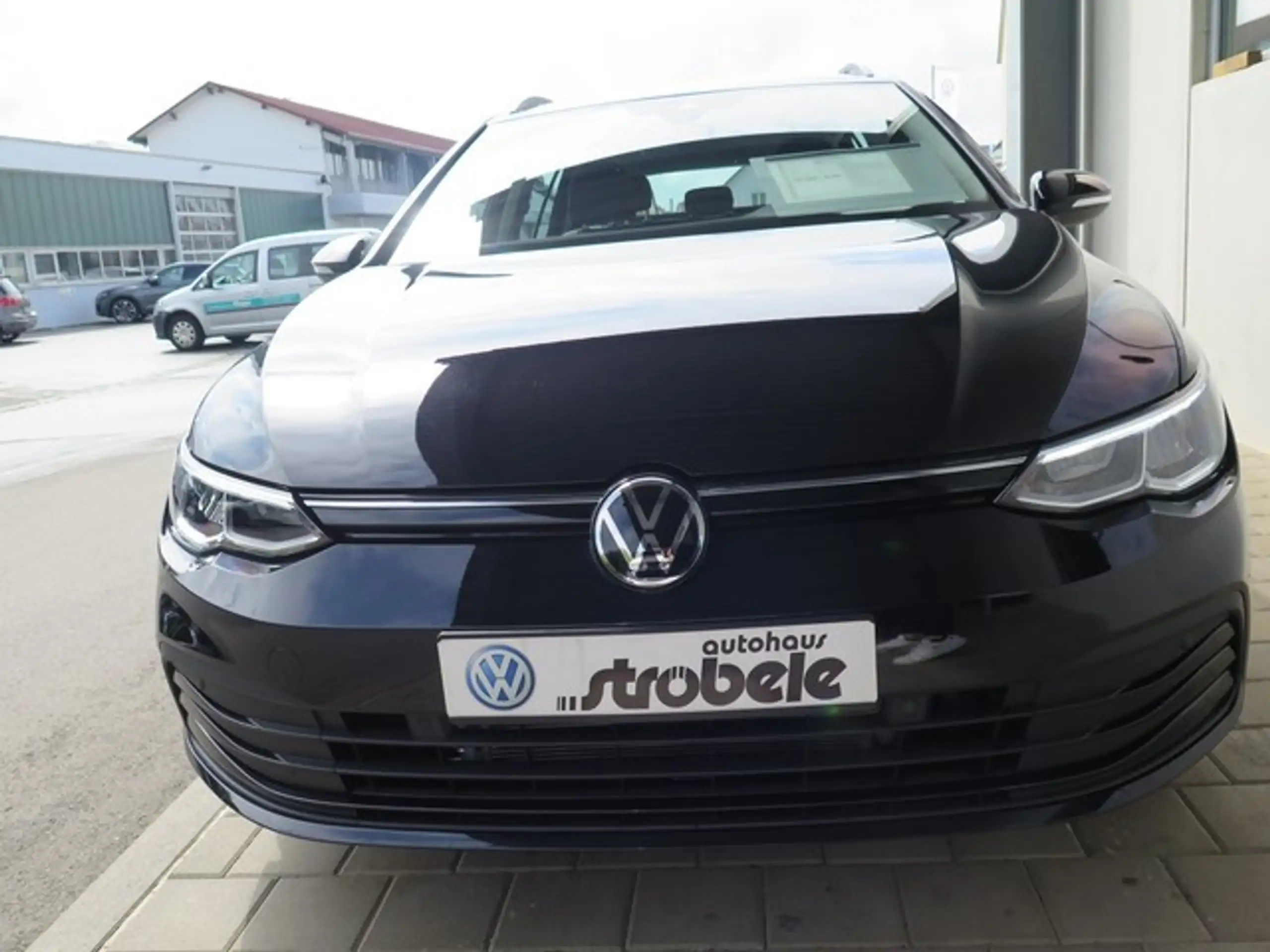 Volkswagen - Golf