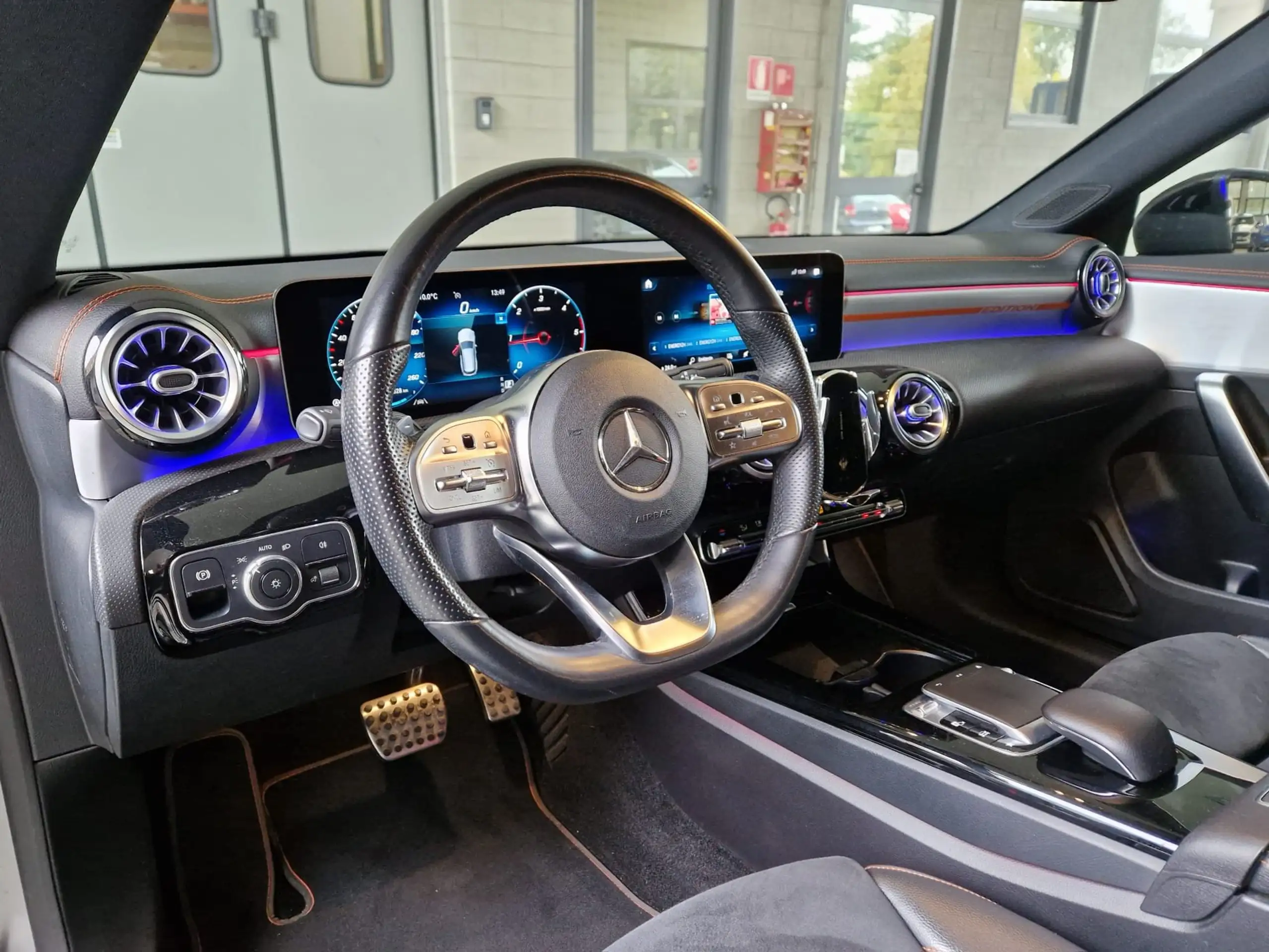 Mercedes-Benz - CLA 180