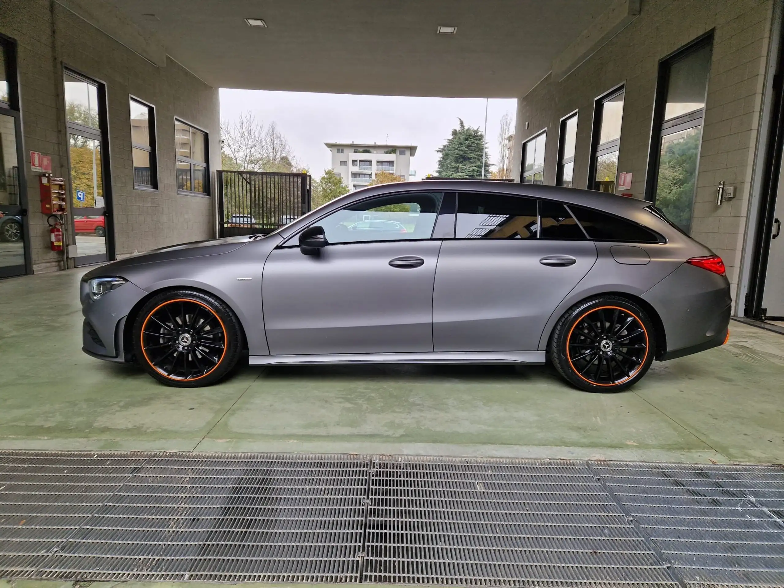 Mercedes-Benz - CLA 180