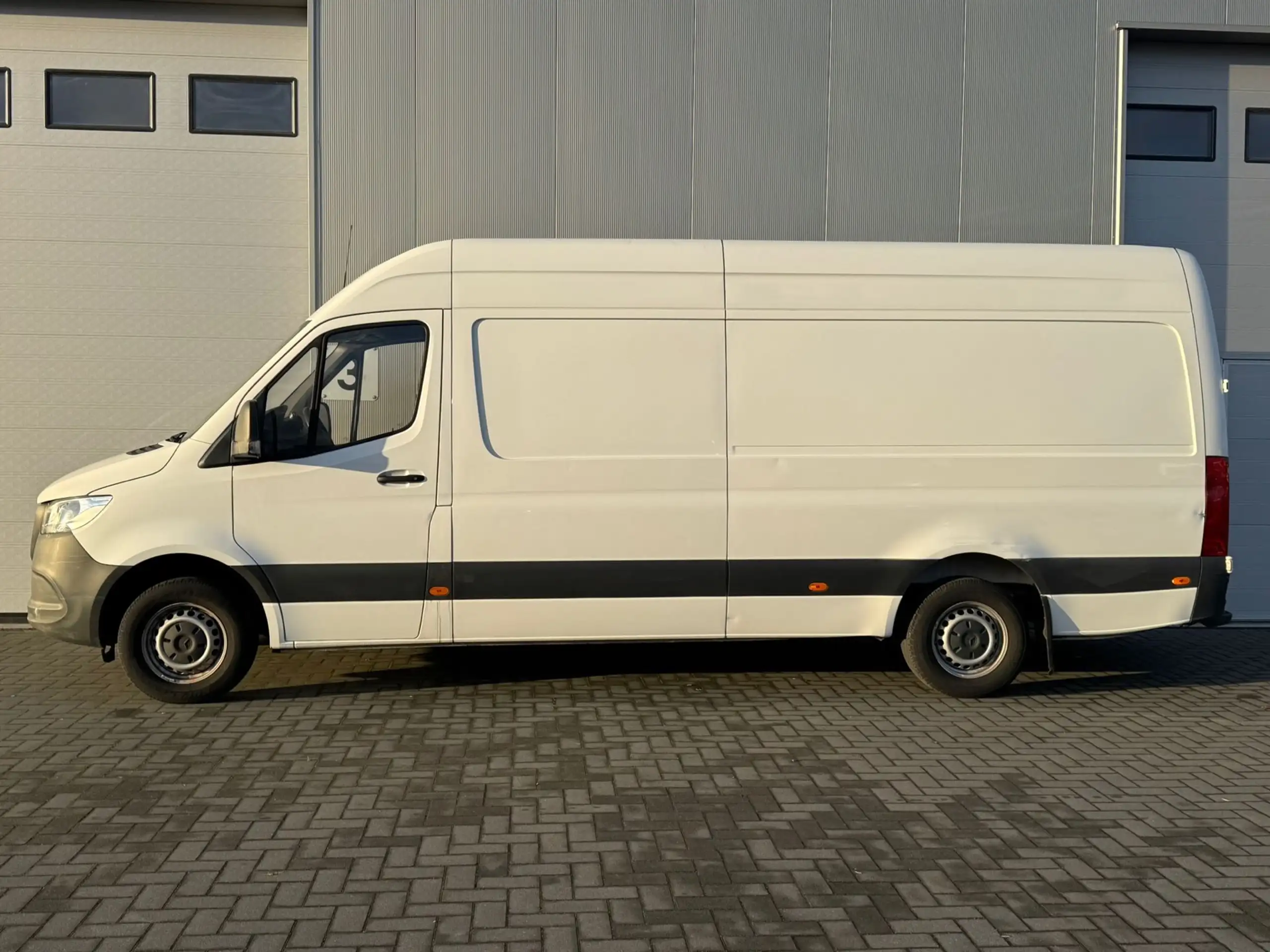 Mercedes-Benz - Sprinter