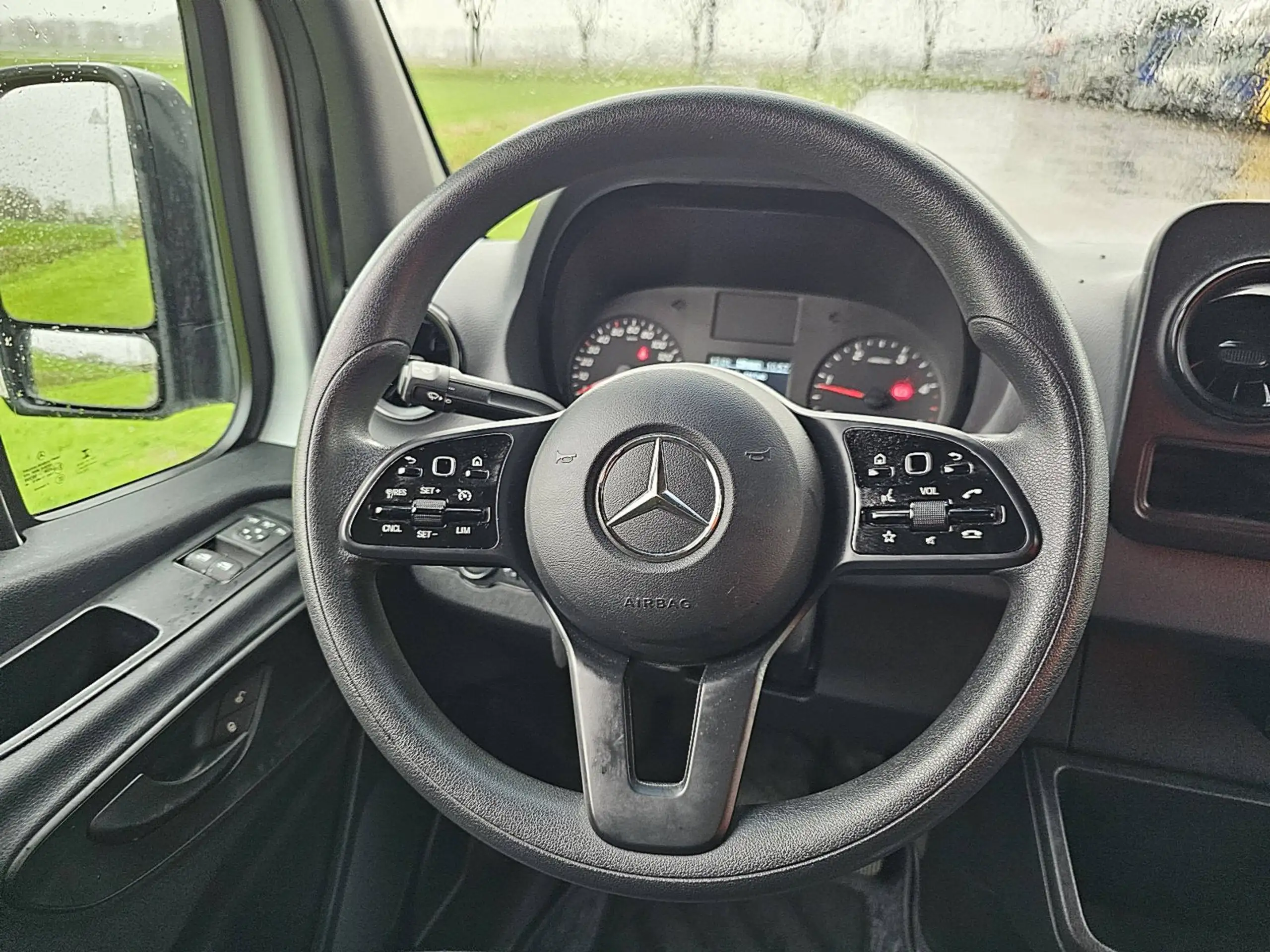 Mercedes-Benz - Sprinter