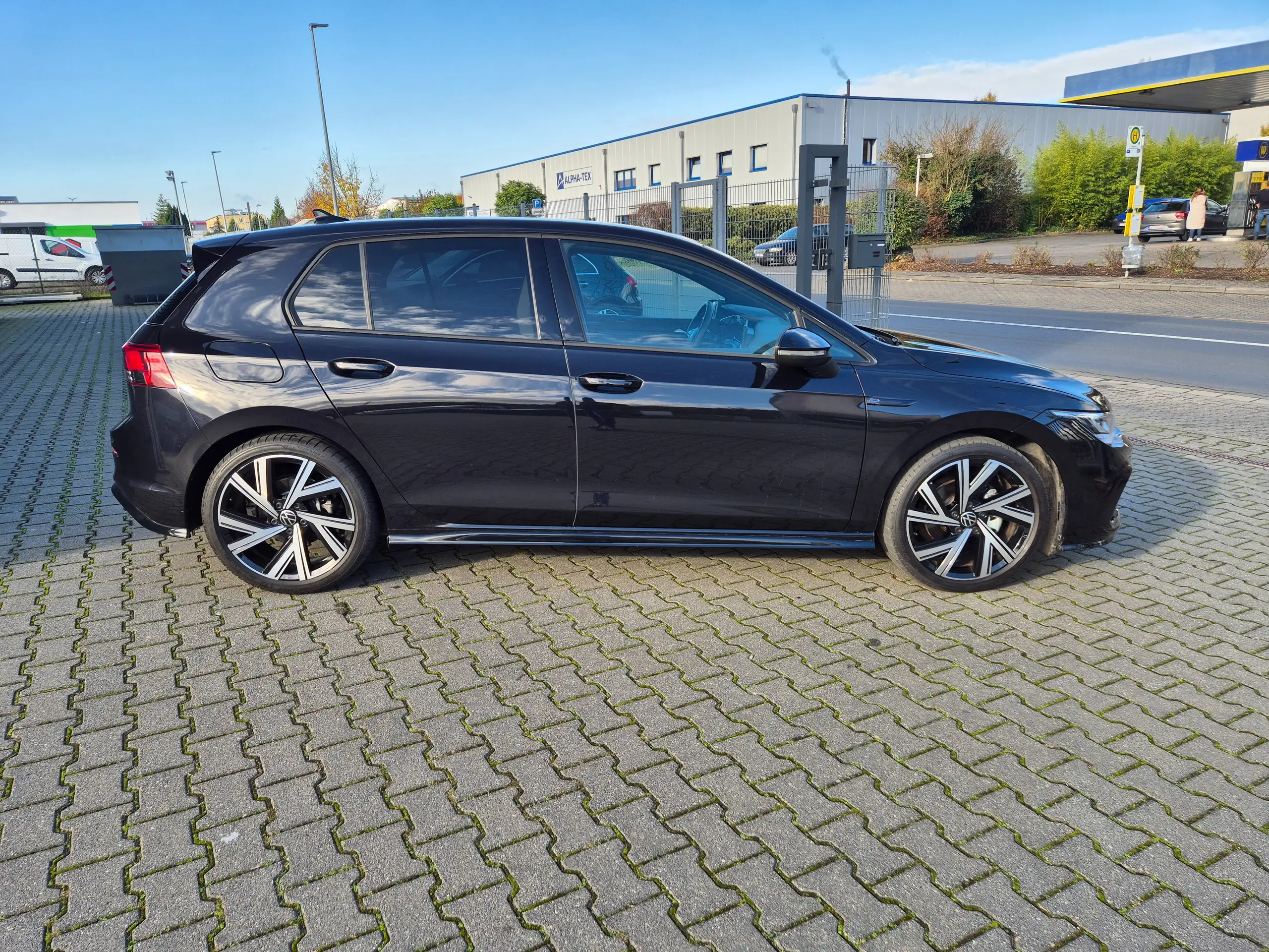 Volkswagen - Golf