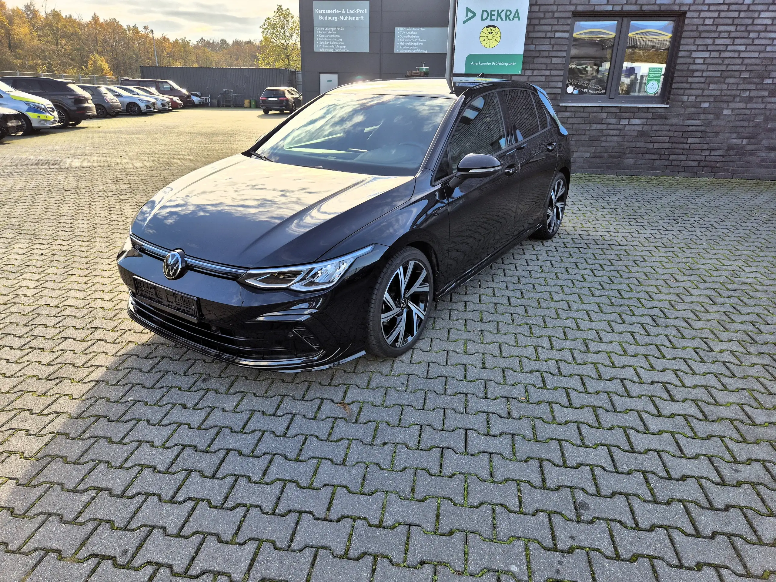 Volkswagen - Golf