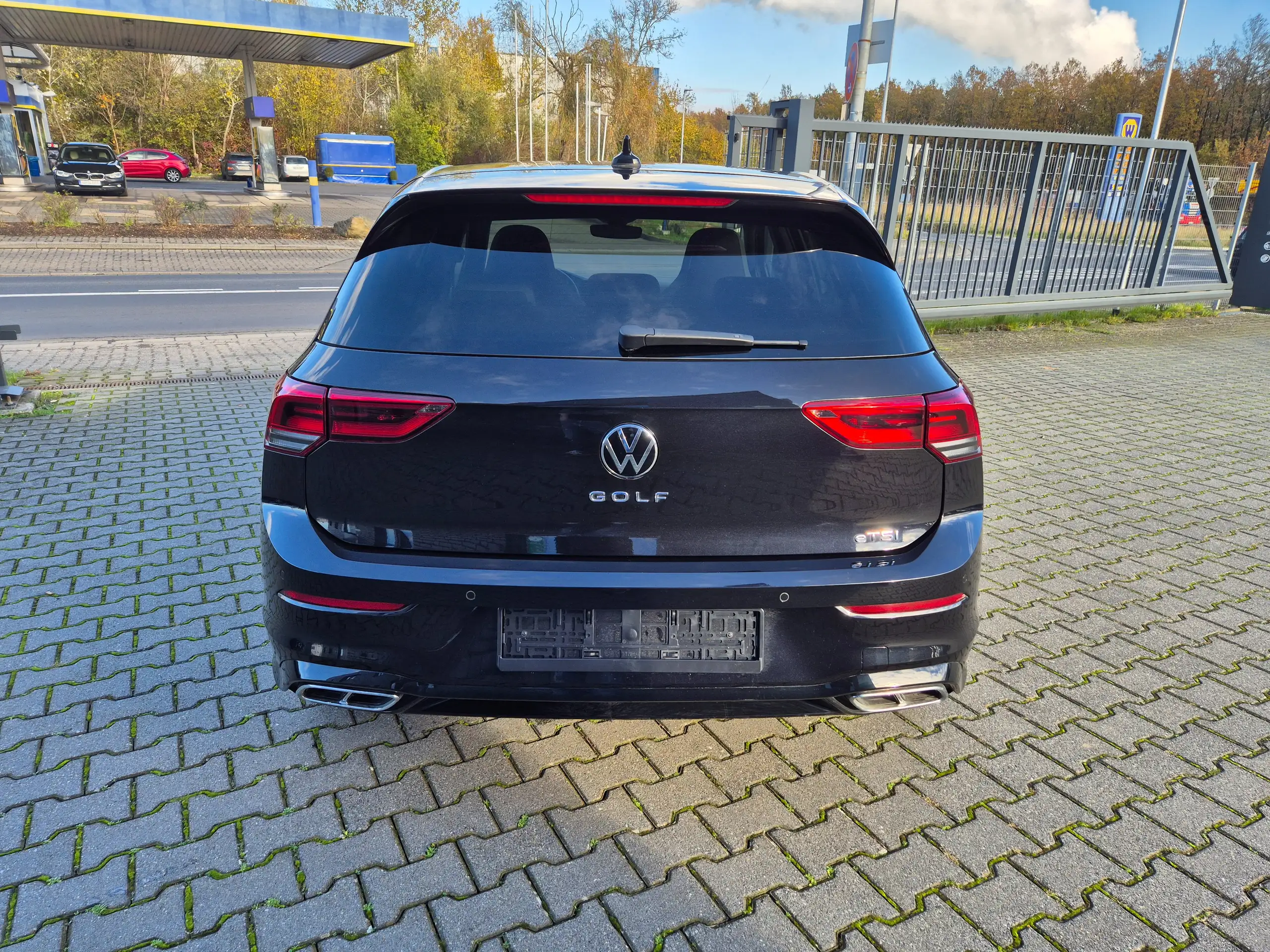 Volkswagen - Golf