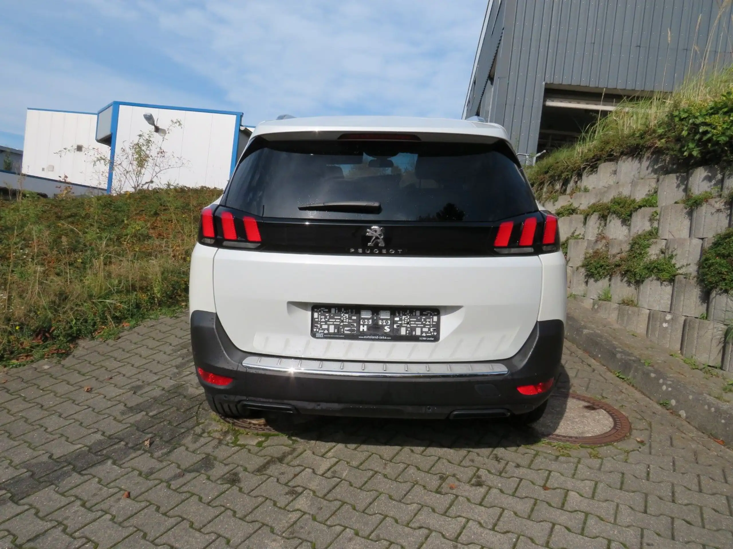 Peugeot - 5008