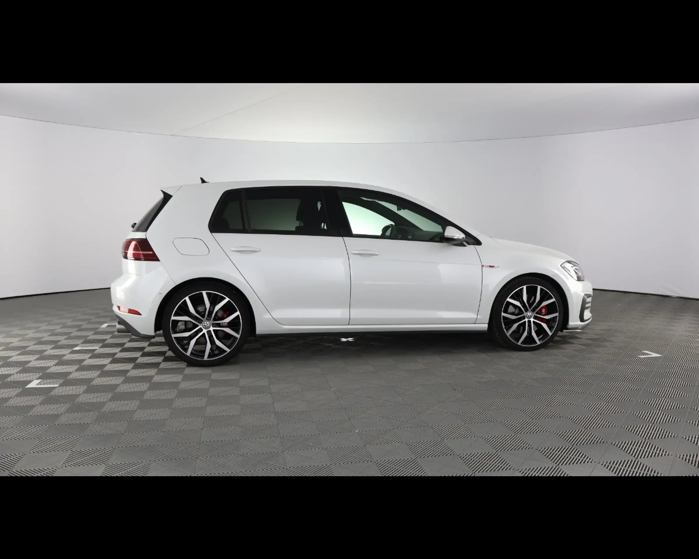 Volkswagen - Golf