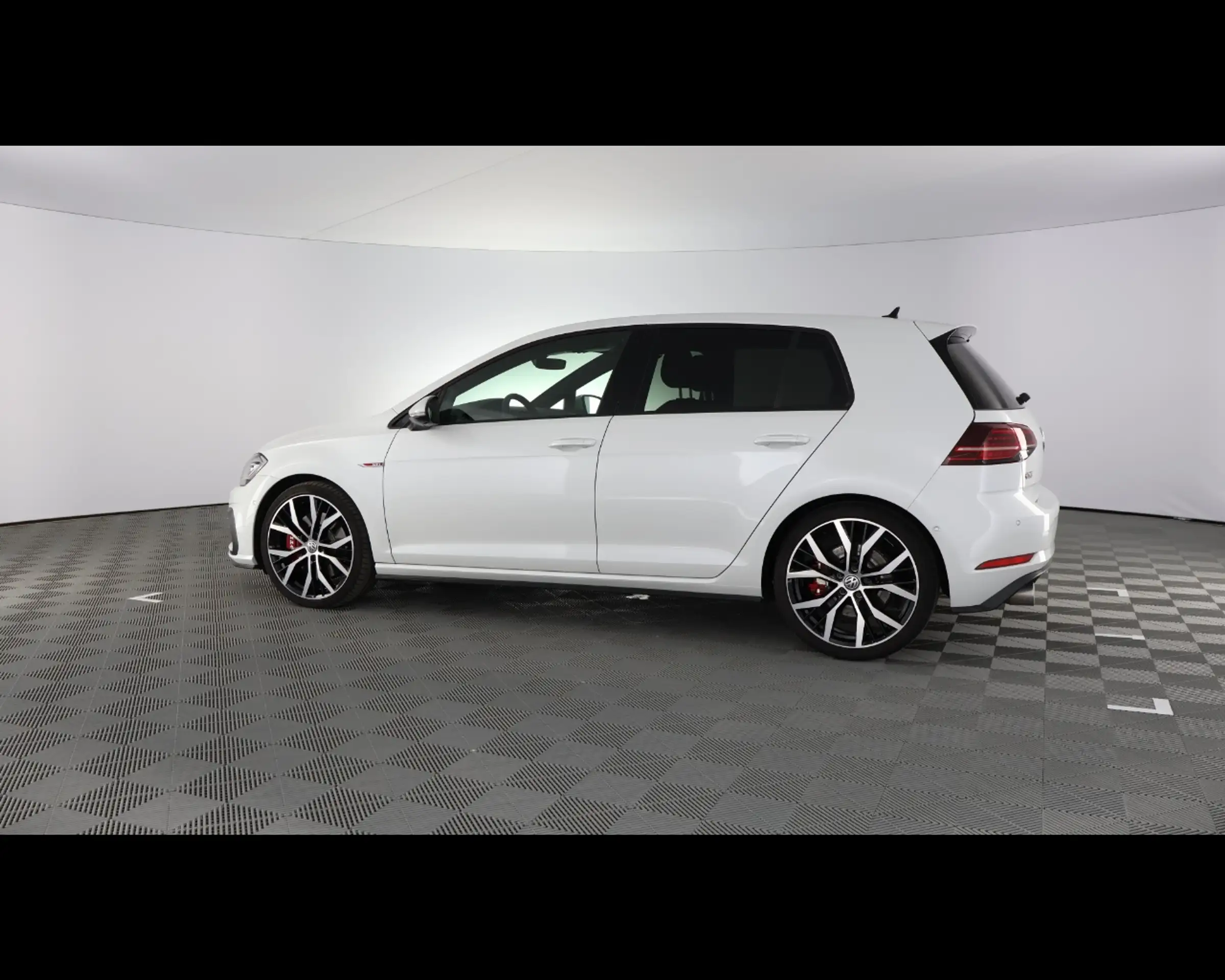 Volkswagen - Golf