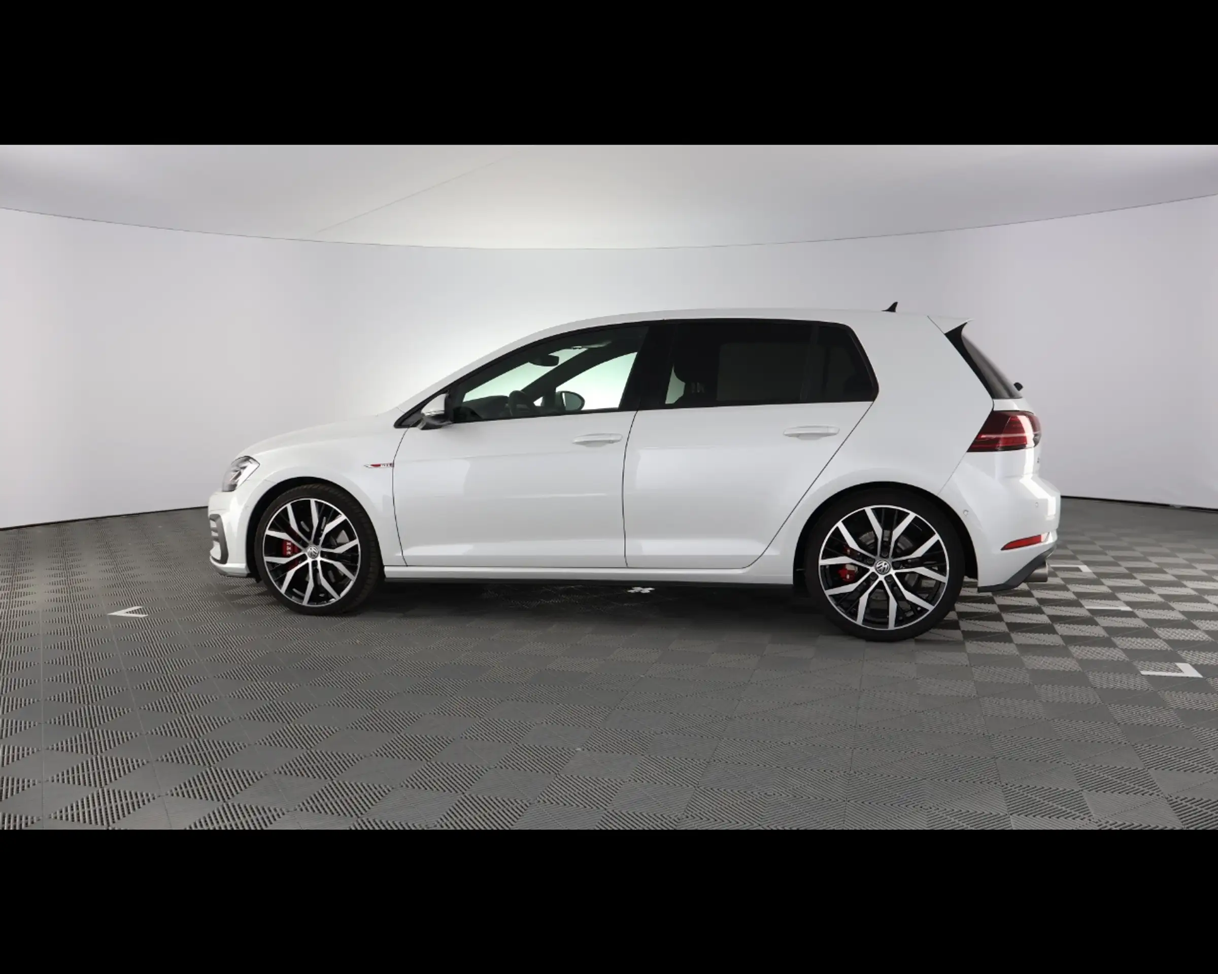 Volkswagen - Golf