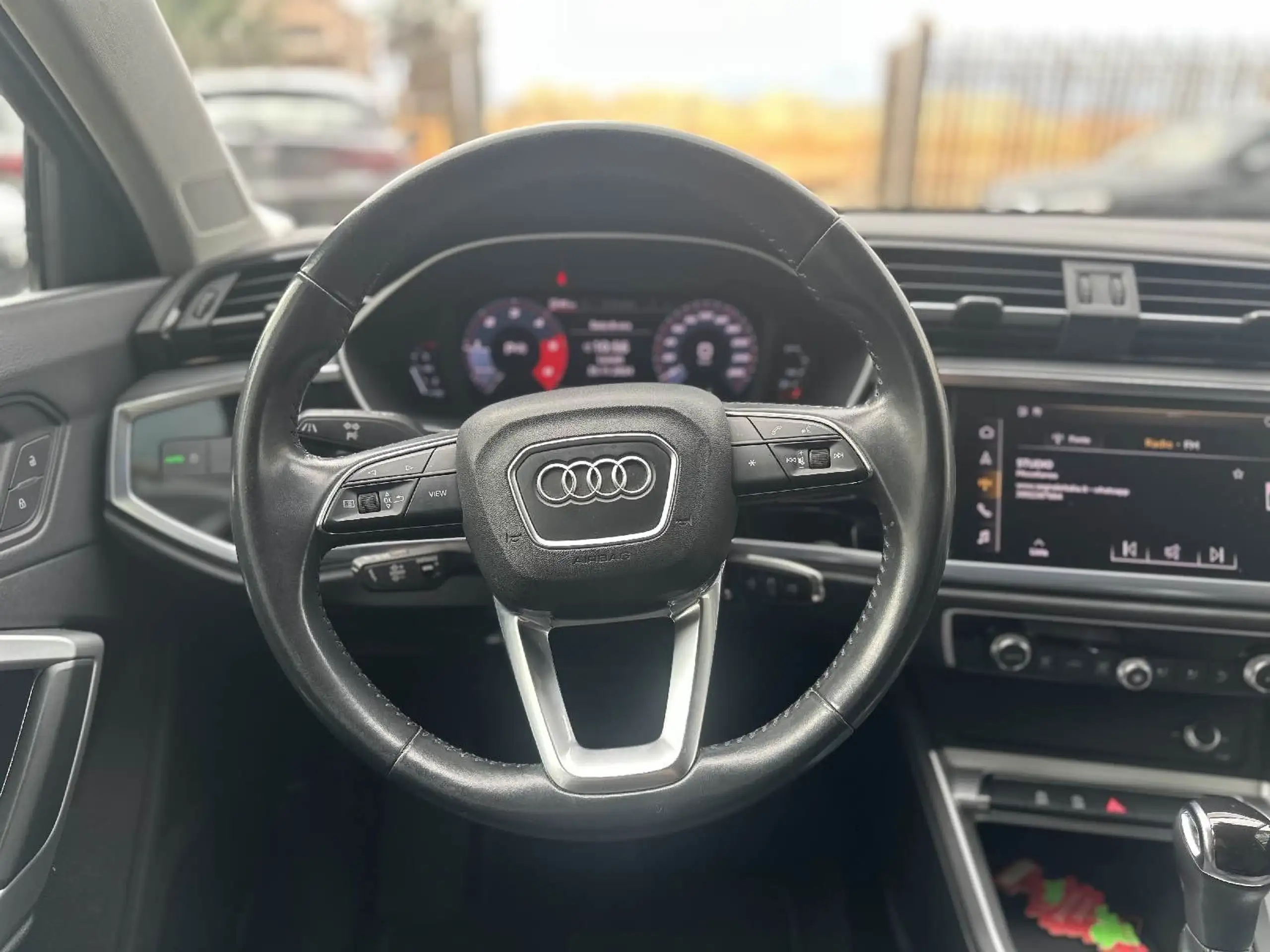 Audi - Q3