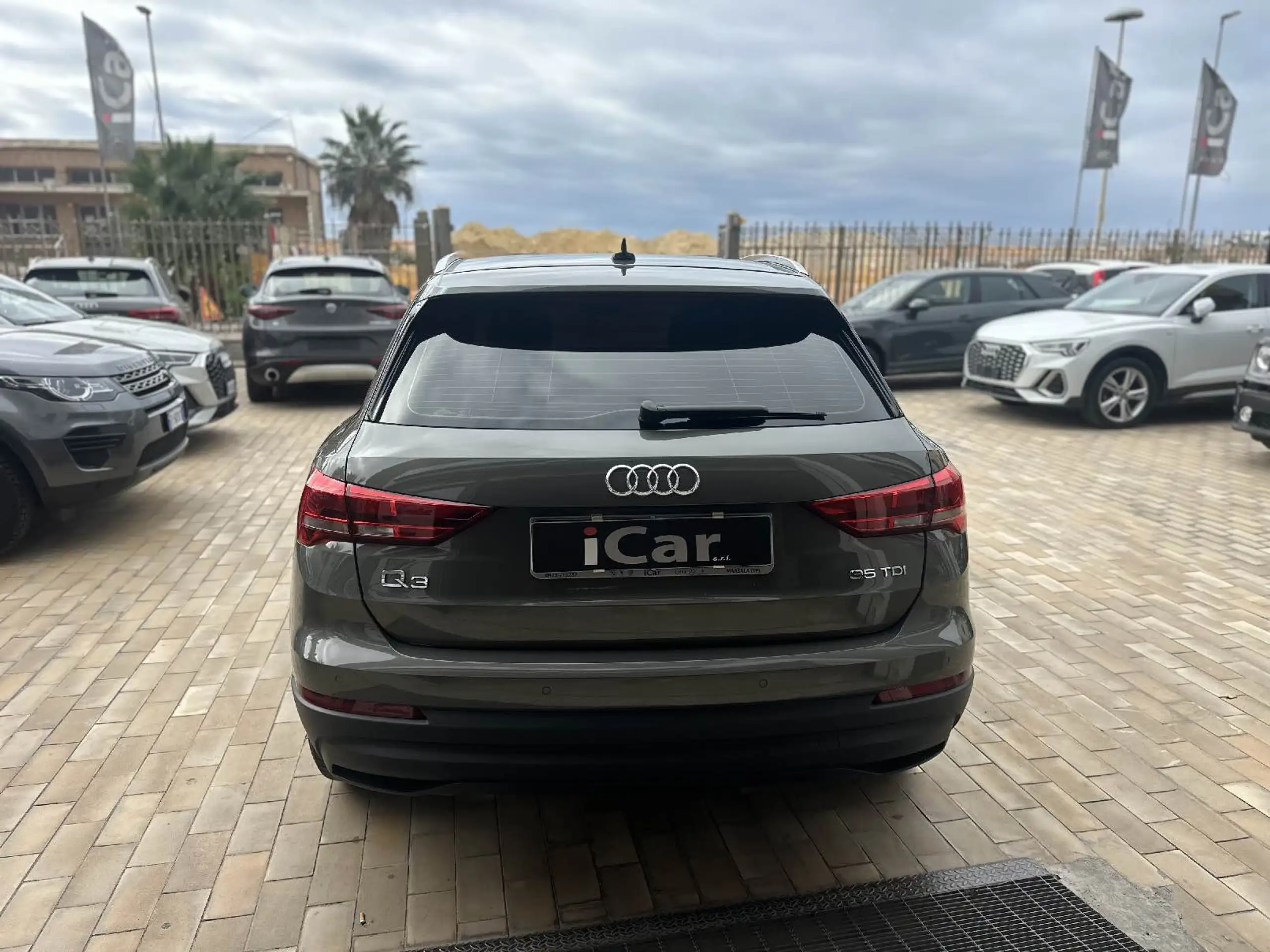 Audi - Q3