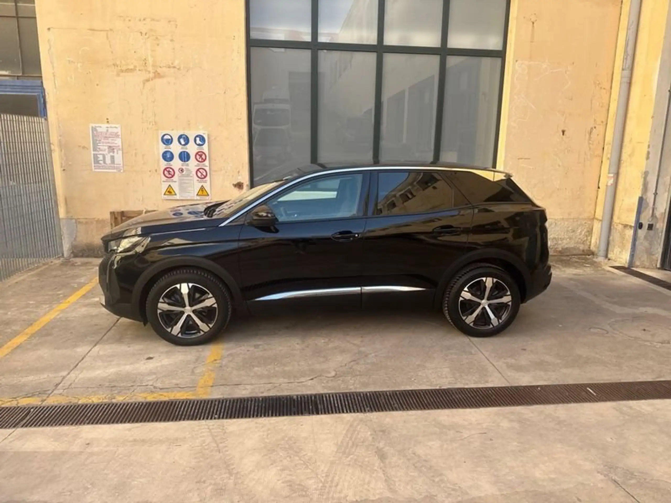 Peugeot - 3008