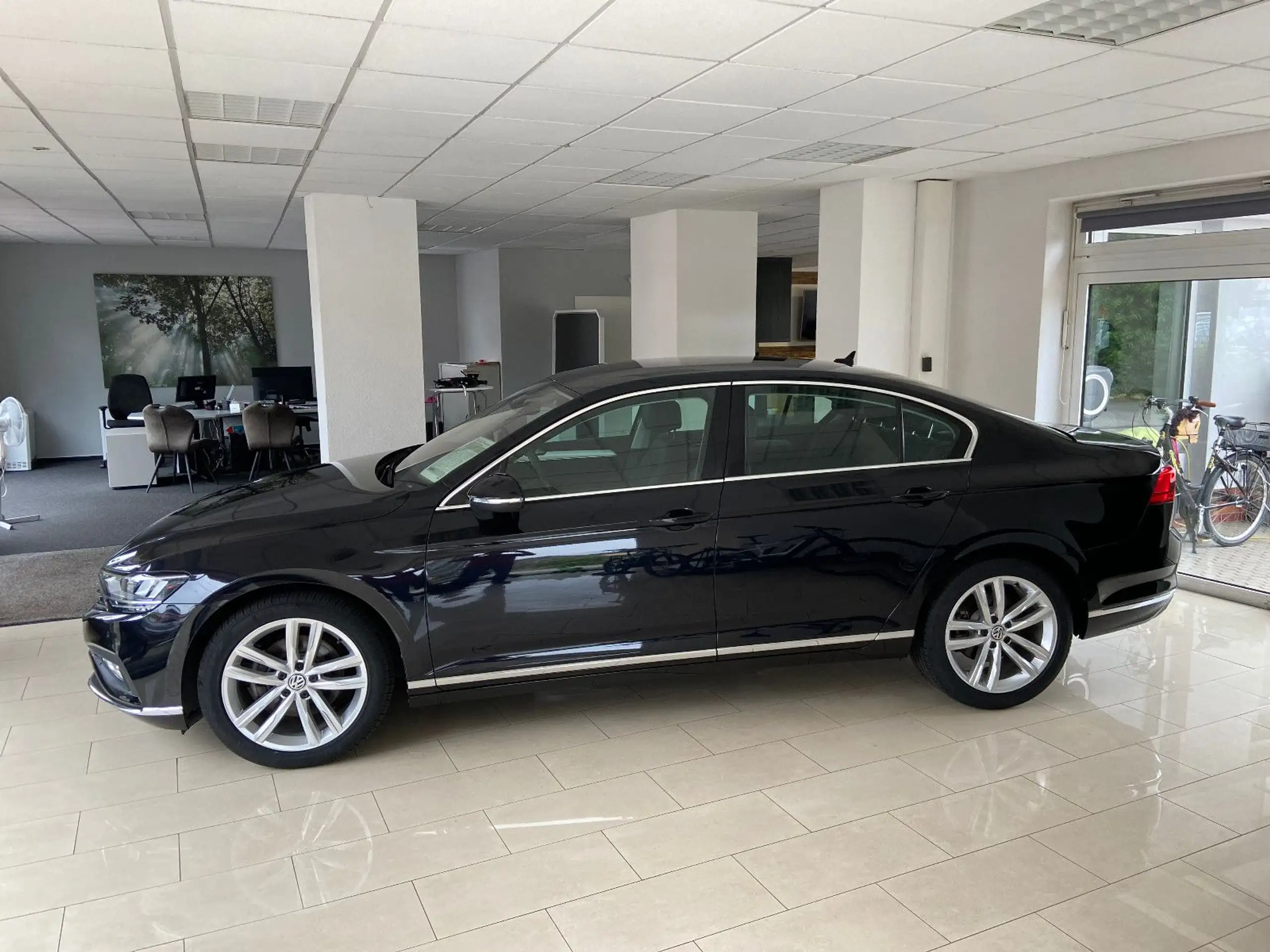 Volkswagen - Passat