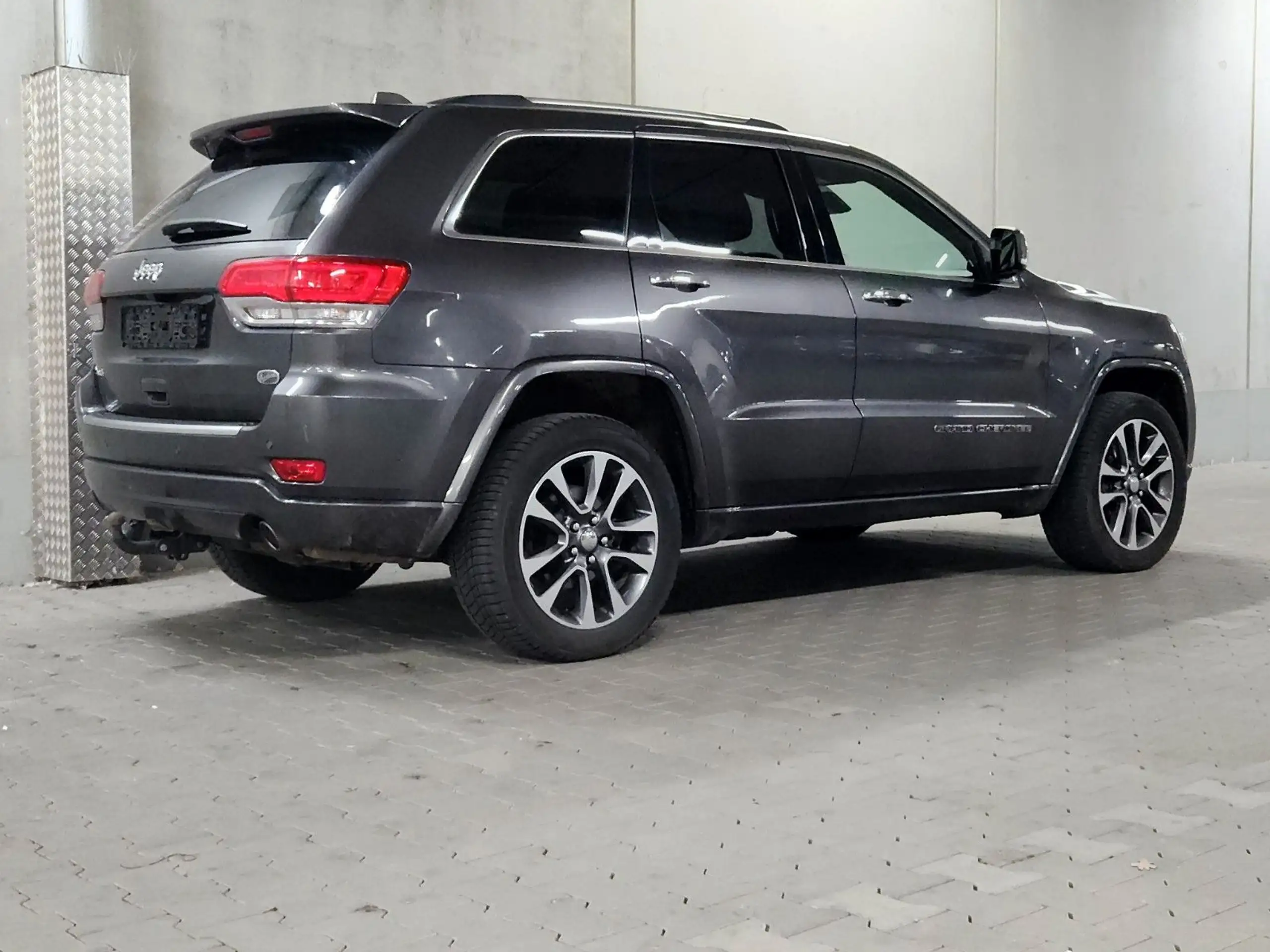 Jeep - Grand Cherokee