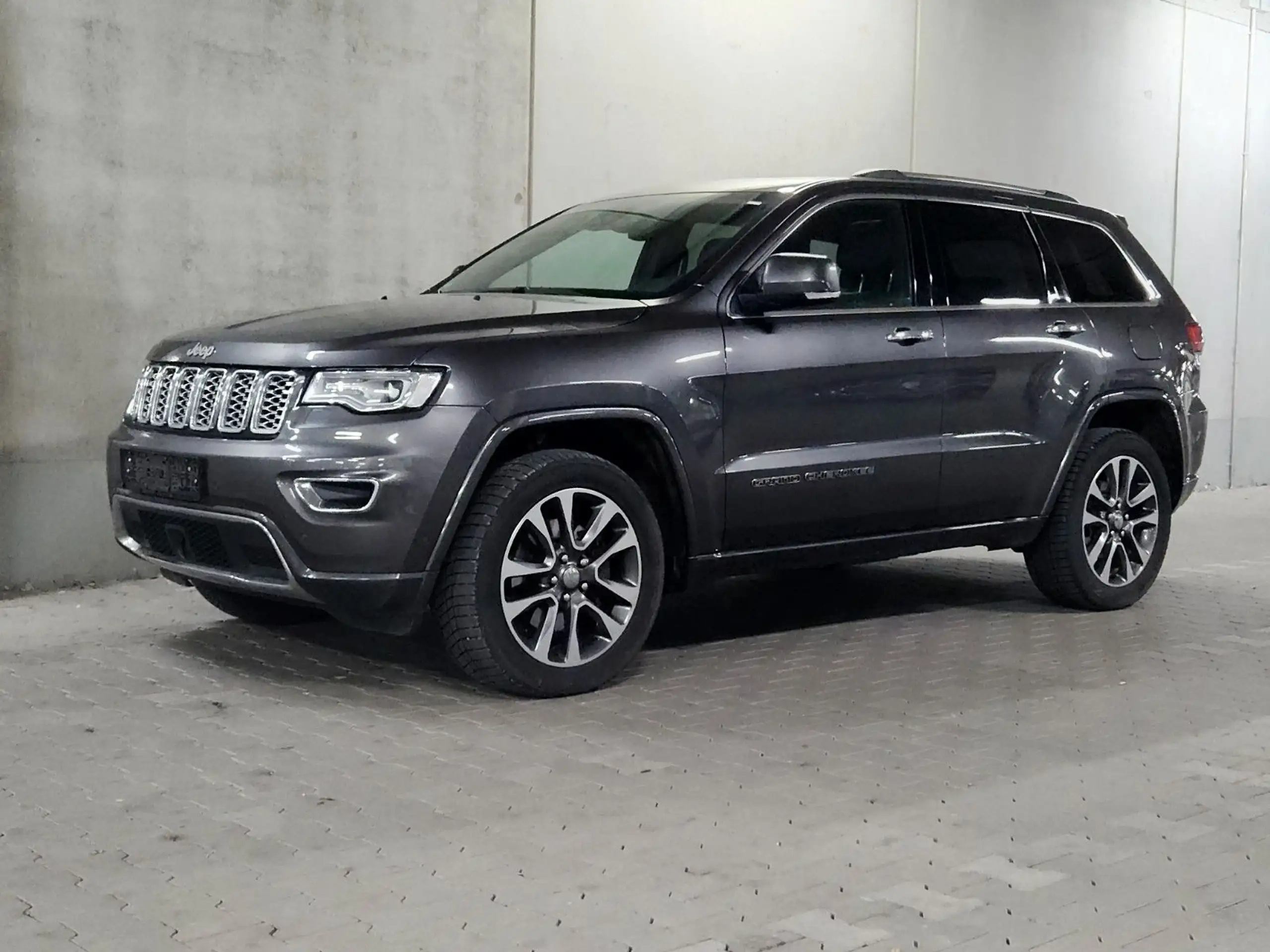 Jeep - Grand Cherokee