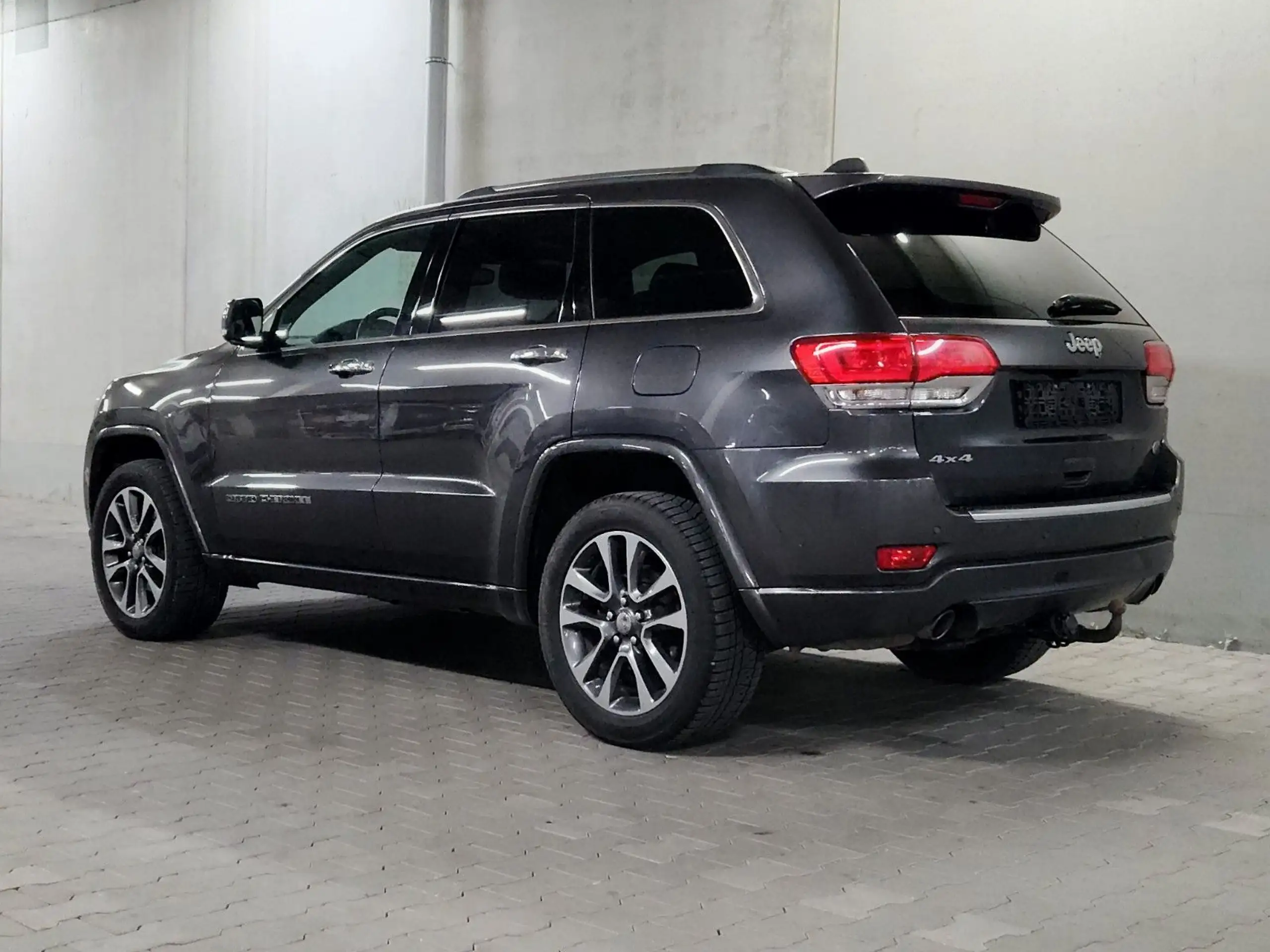 Jeep - Grand Cherokee