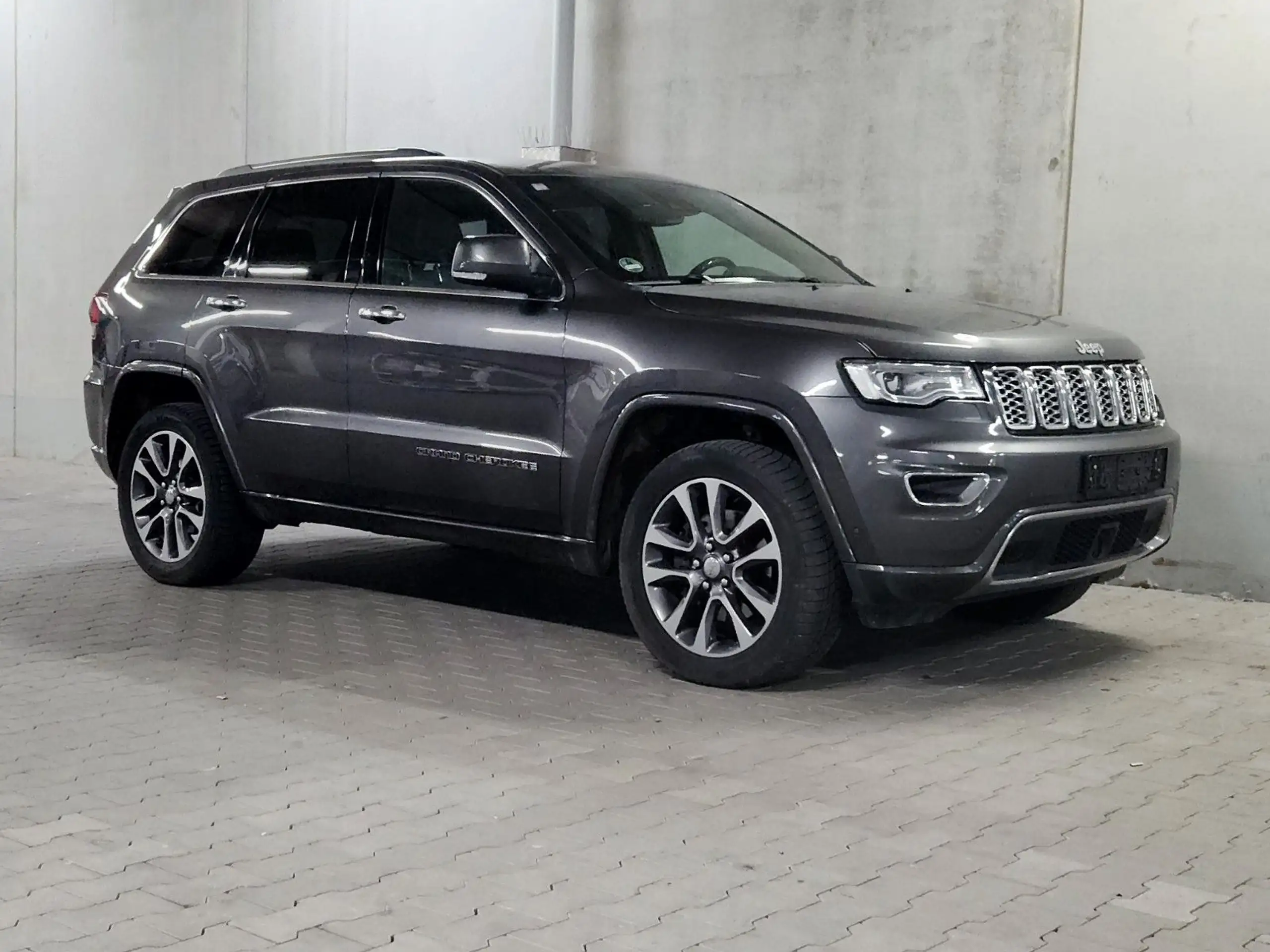 Jeep - Grand Cherokee