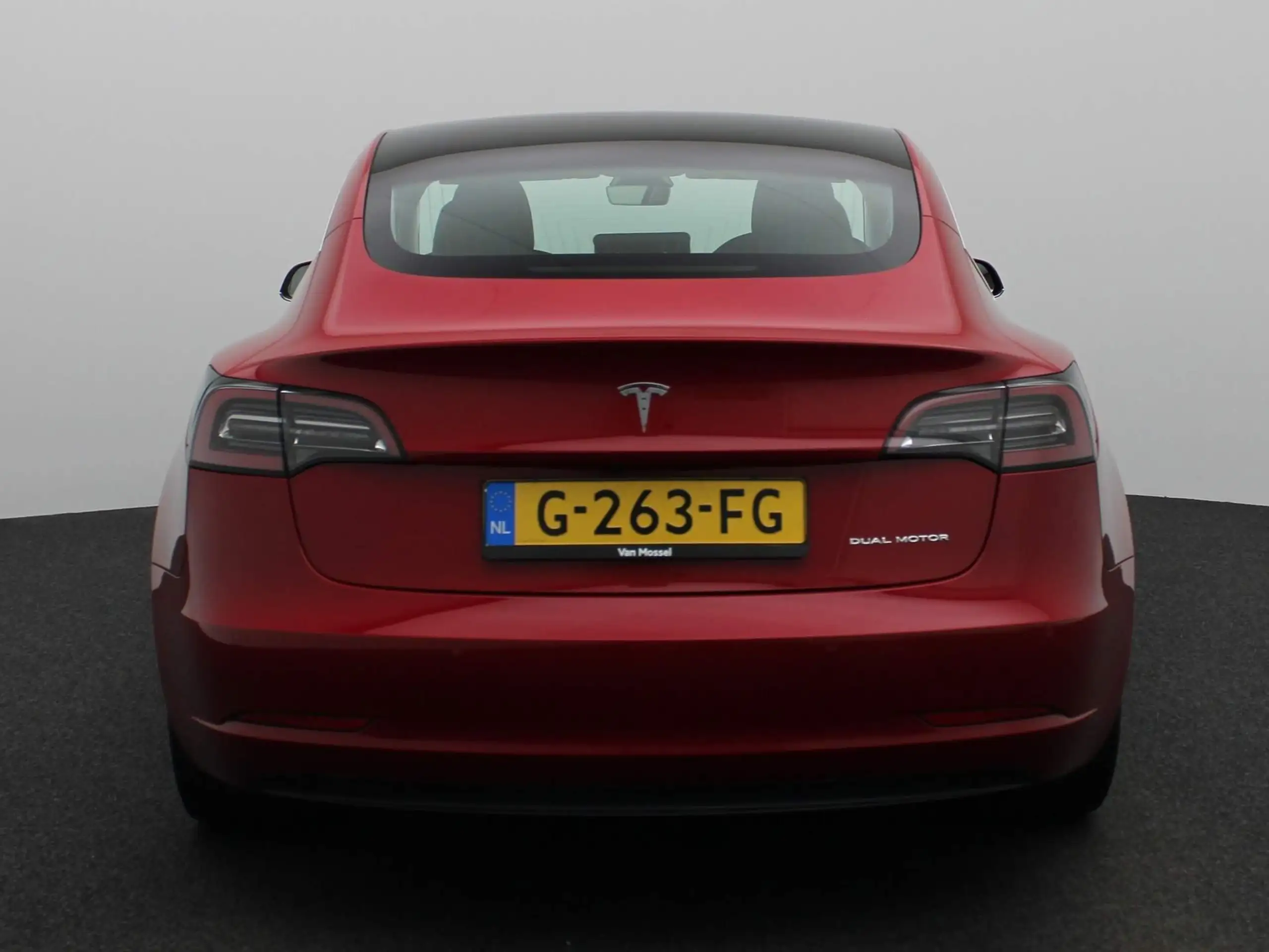 Tesla - Model 3