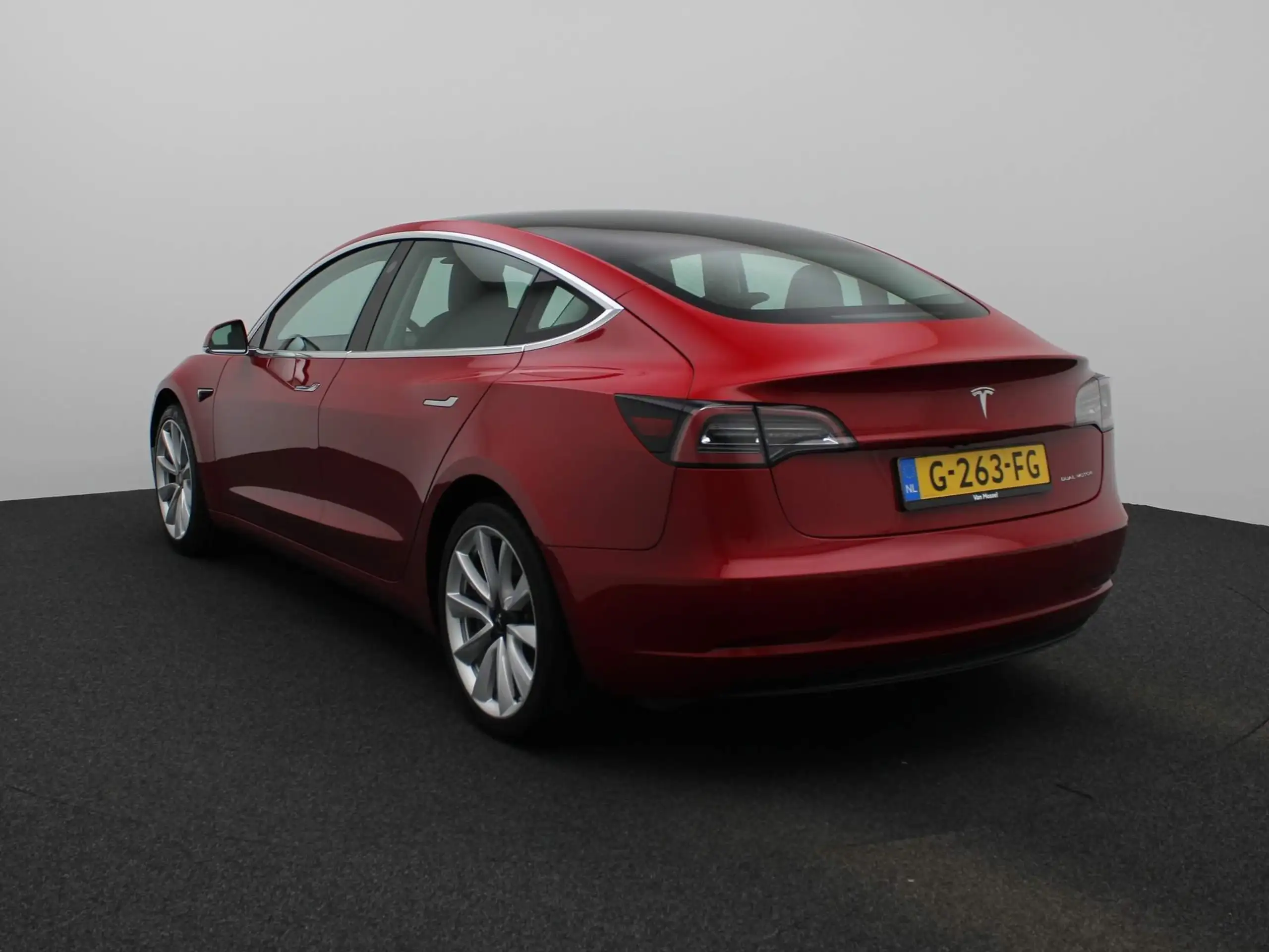 Tesla - Model 3