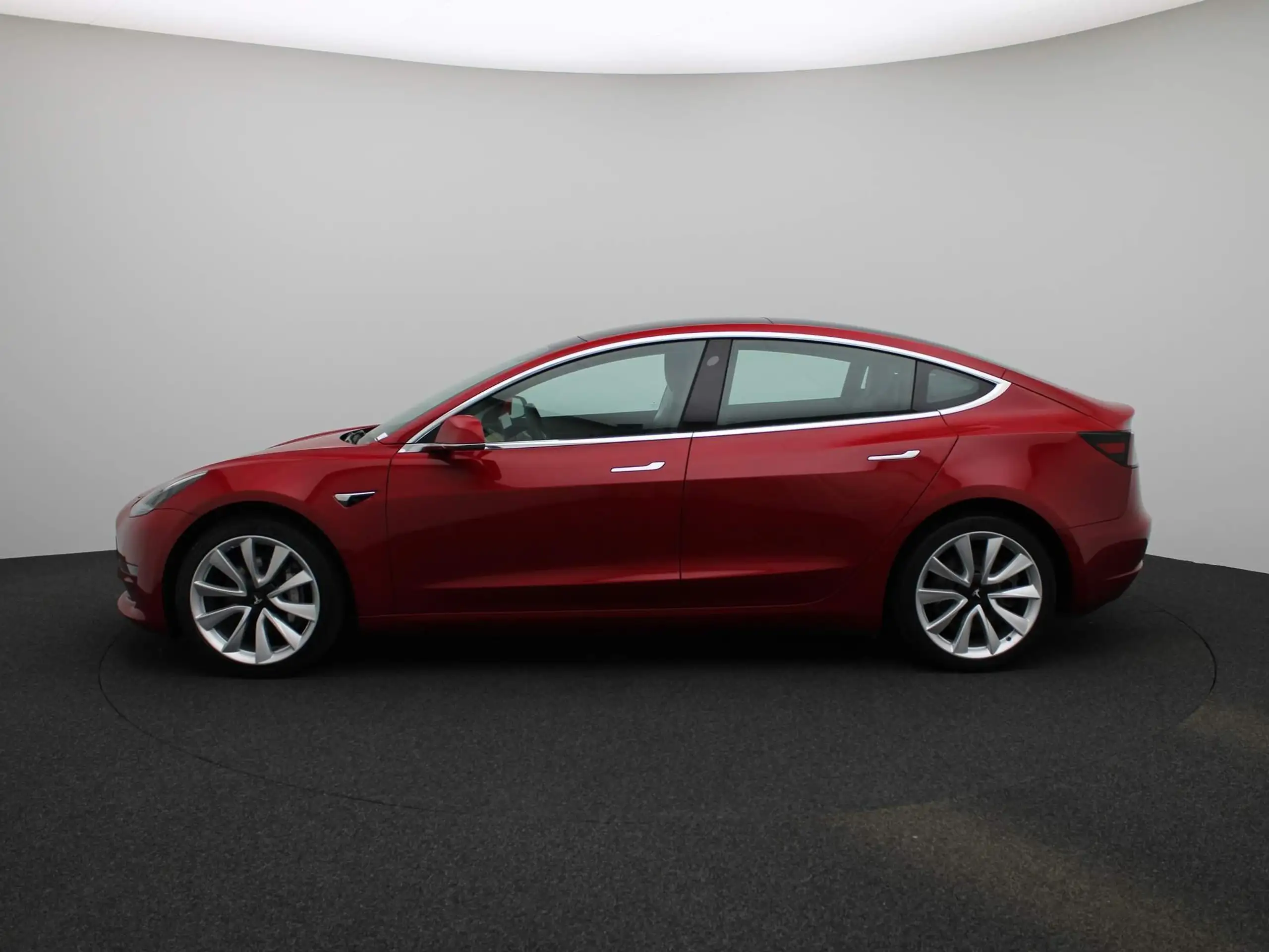 Tesla - Model 3